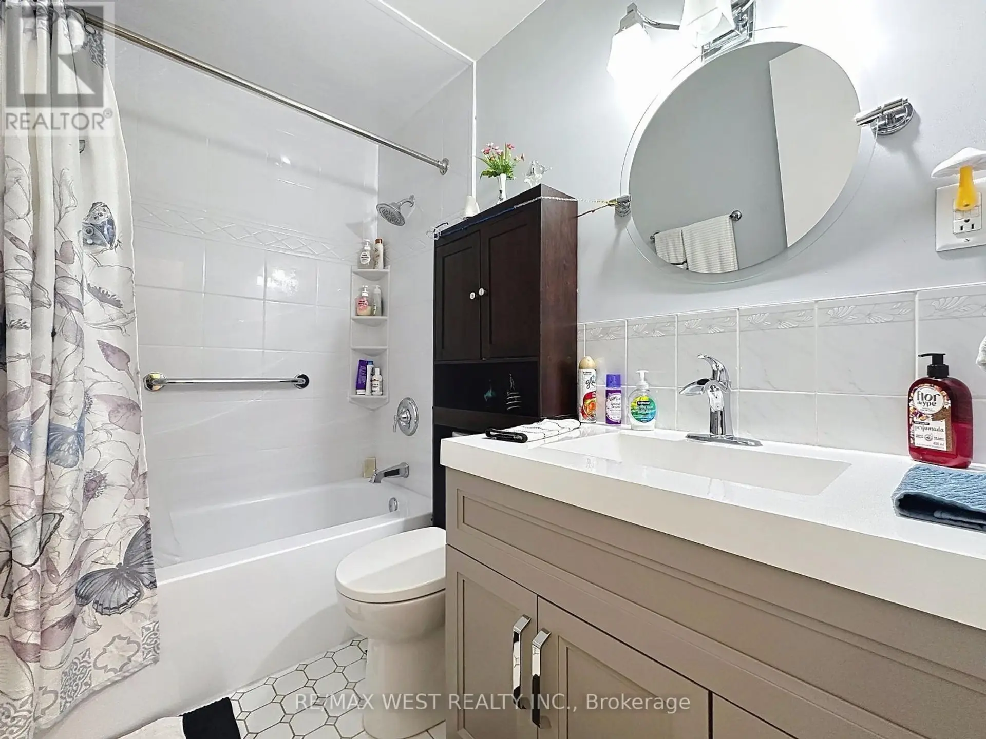 #206 800 KENNEDY ROAD - Image 16