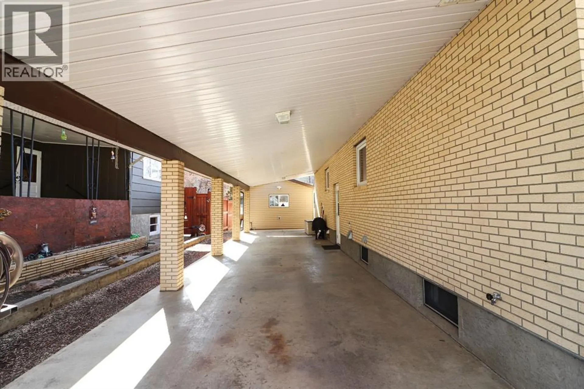 Property at 211 3 STREET NE, Medicine Hat, AB