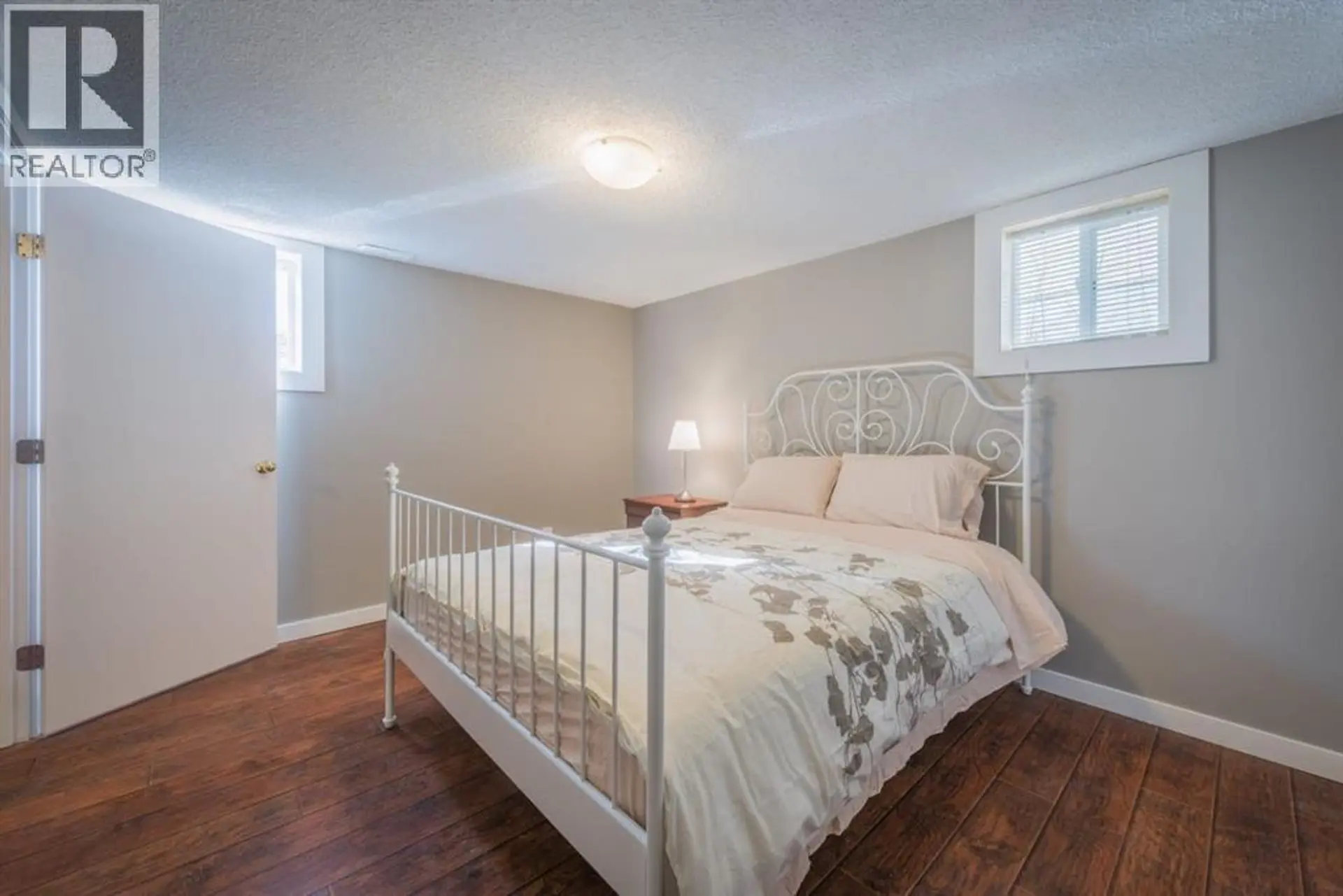 Property at 206 15 AVENUE NE, Calgary, AB