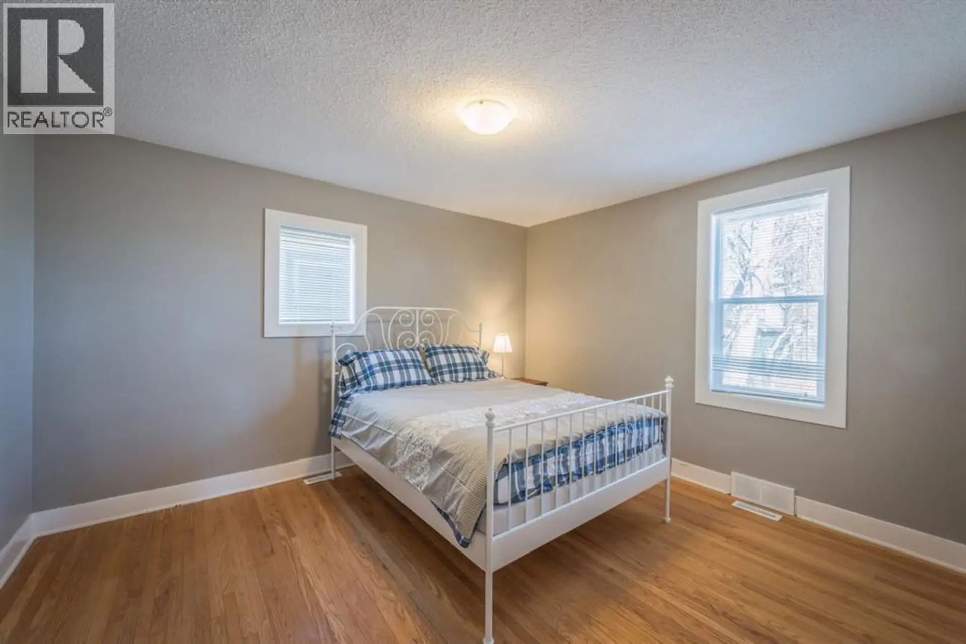 Property at 206 15 AVENUE NE, Calgary, AB