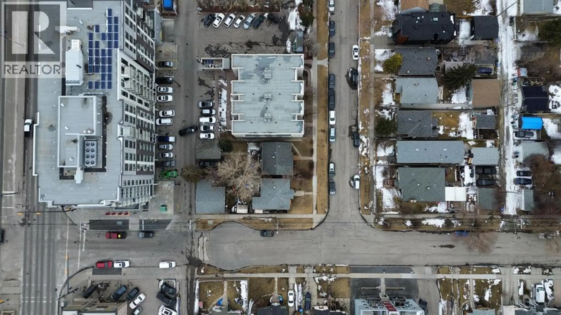 Property at 206 15 AVENUE NE, Calgary, AB