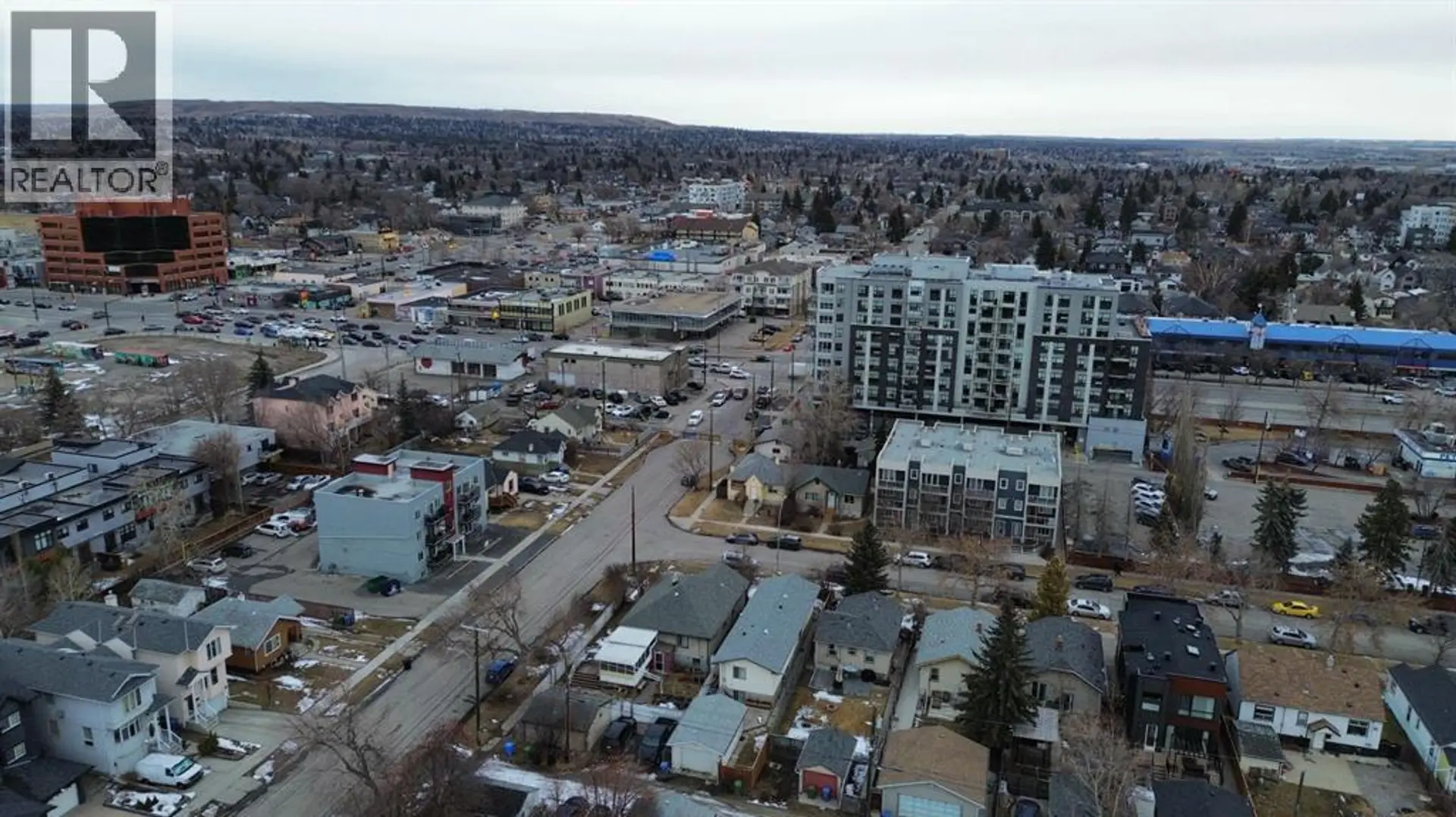 Property at 206 15 AVENUE NE, Calgary, AB