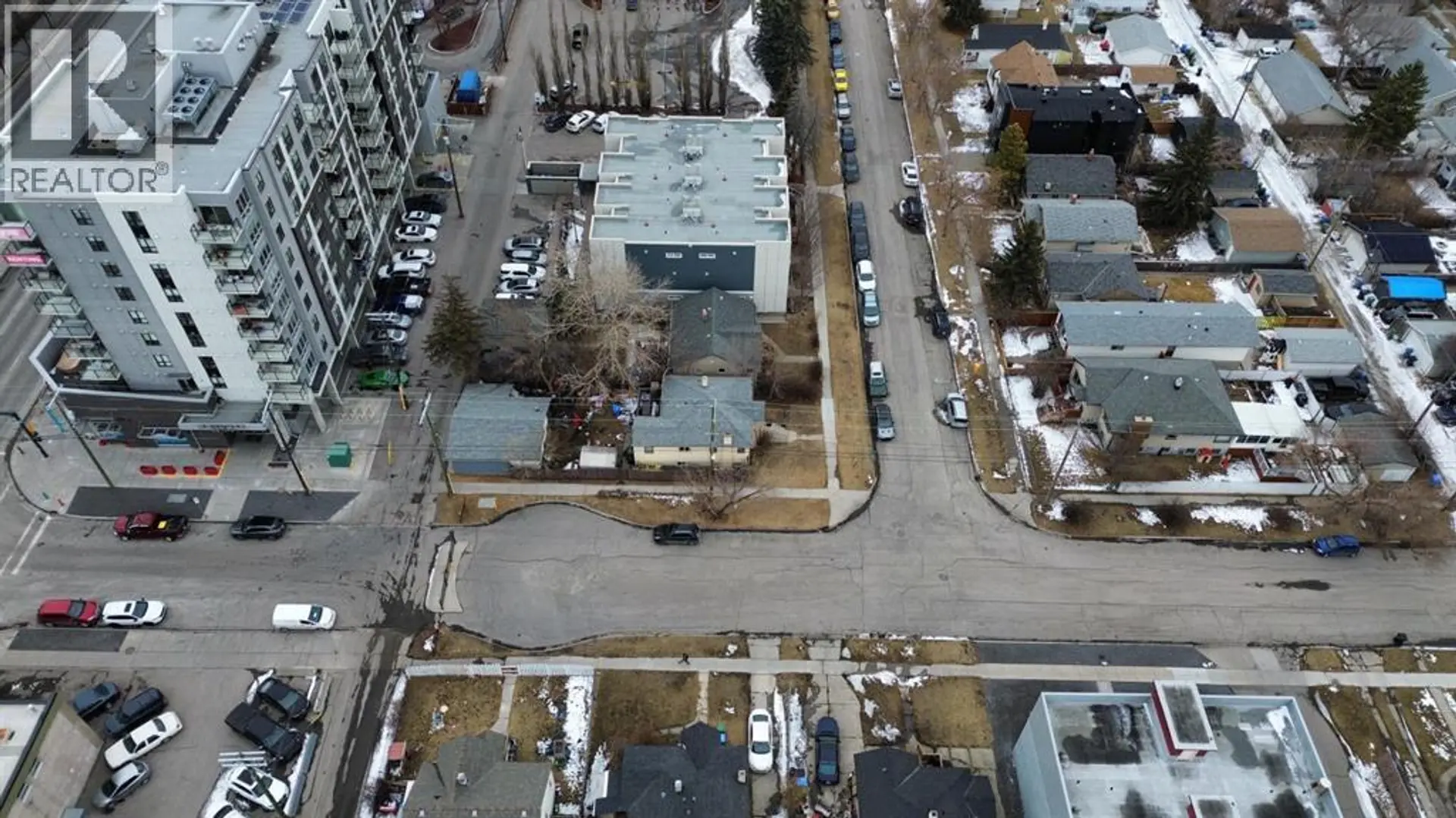 Property at 206 15 AVENUE NE, Calgary, AB