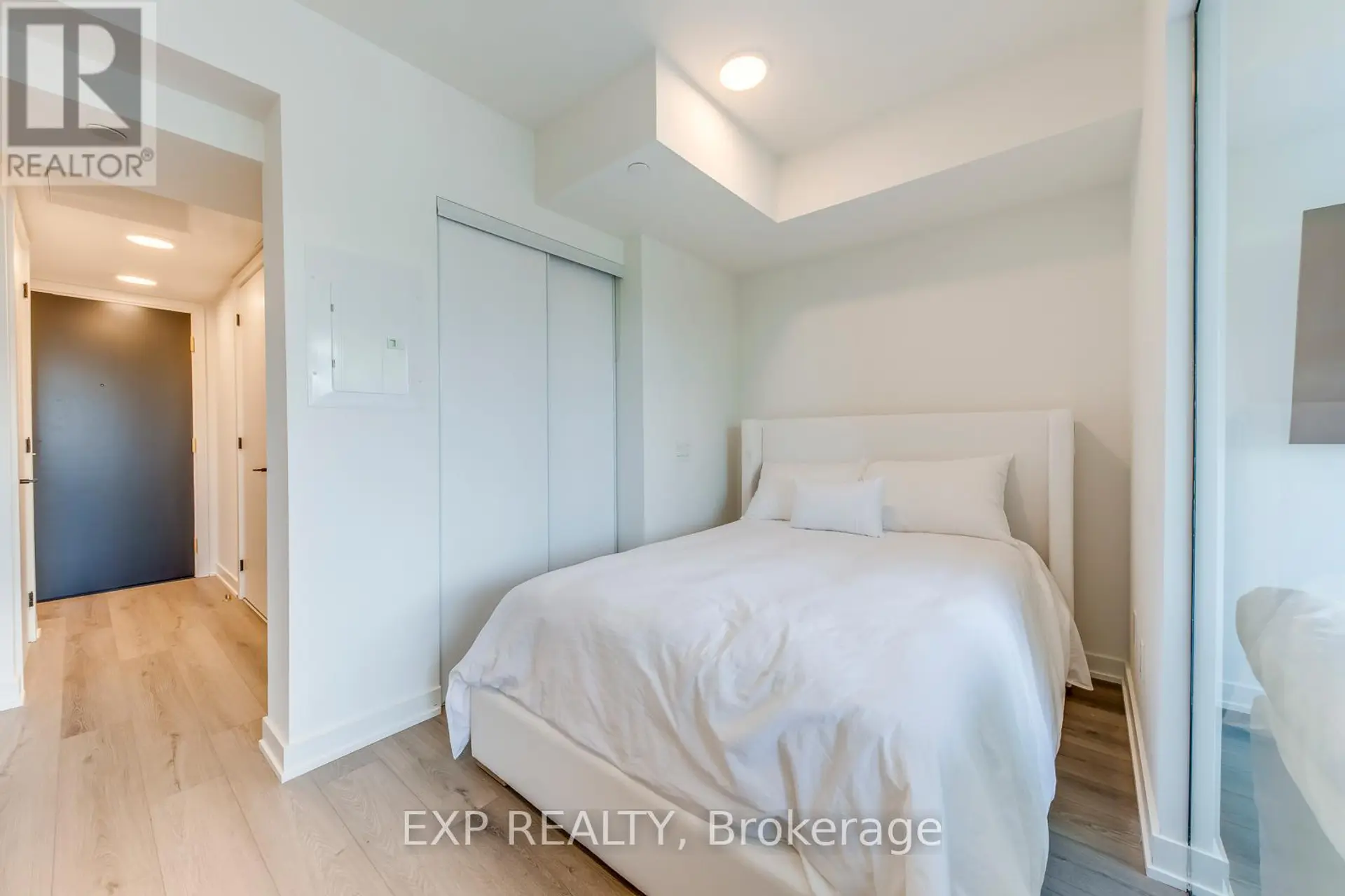 #415 5 LAKEVIEW AVENUE - Image 8