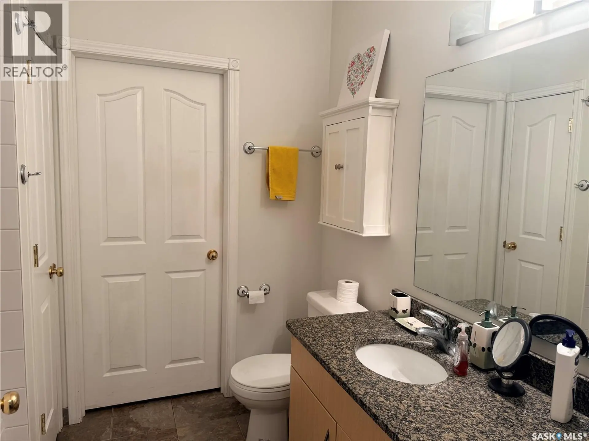 #1207 1901 Victoria AVENUE - Image 16