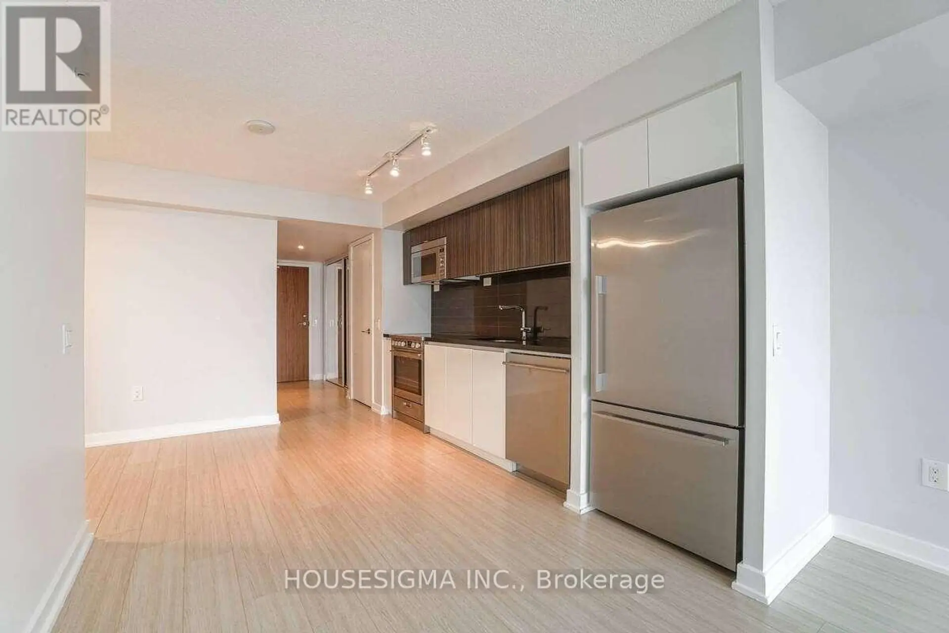 #2503 85 QUEENS WHARF ROAD - Image 6