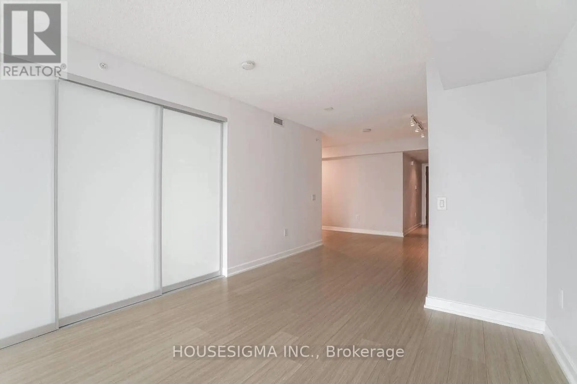 #2503 85 QUEENS WHARF ROAD - Image 9