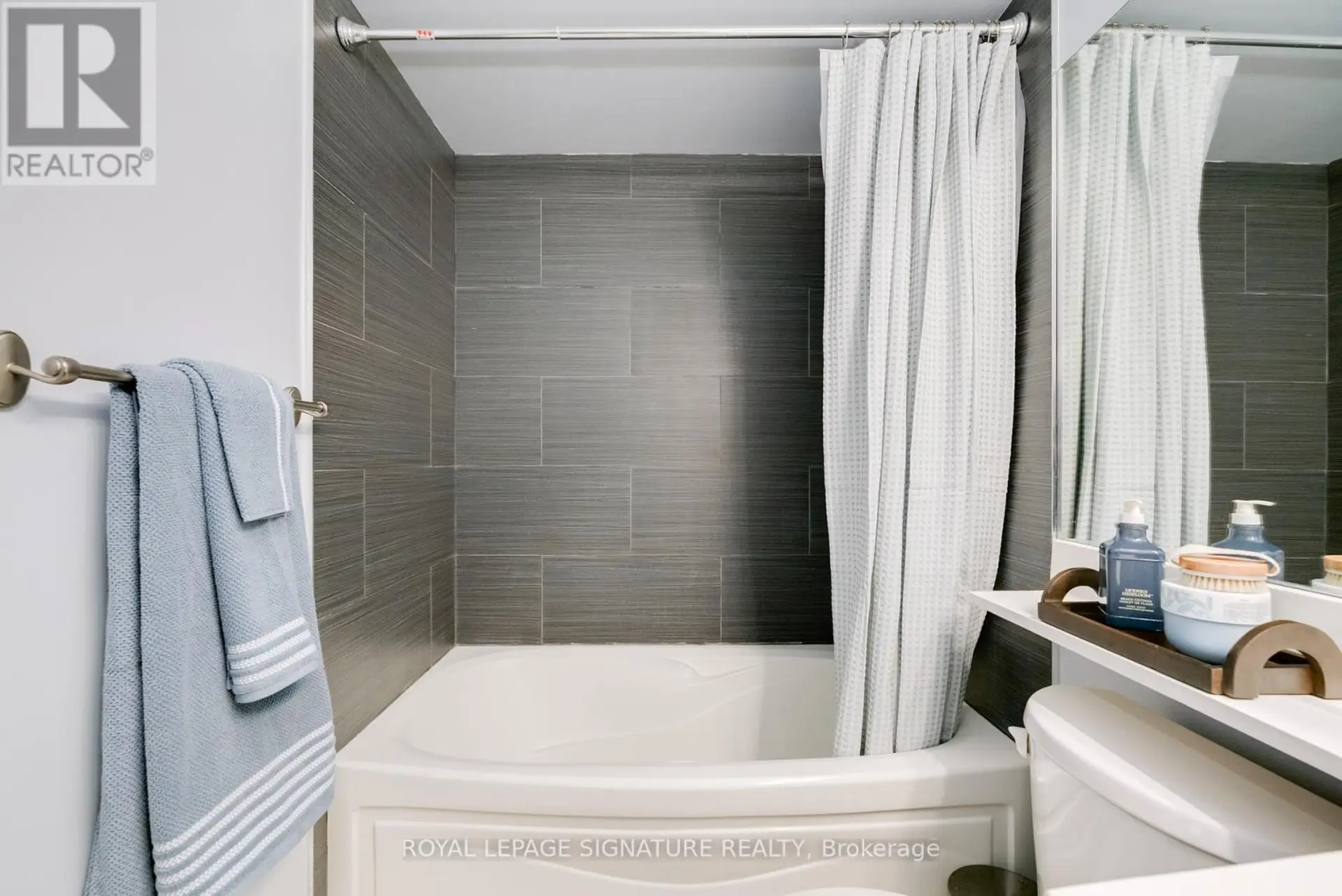#2408 15 GREENVIEW AVENUE - Image 14
