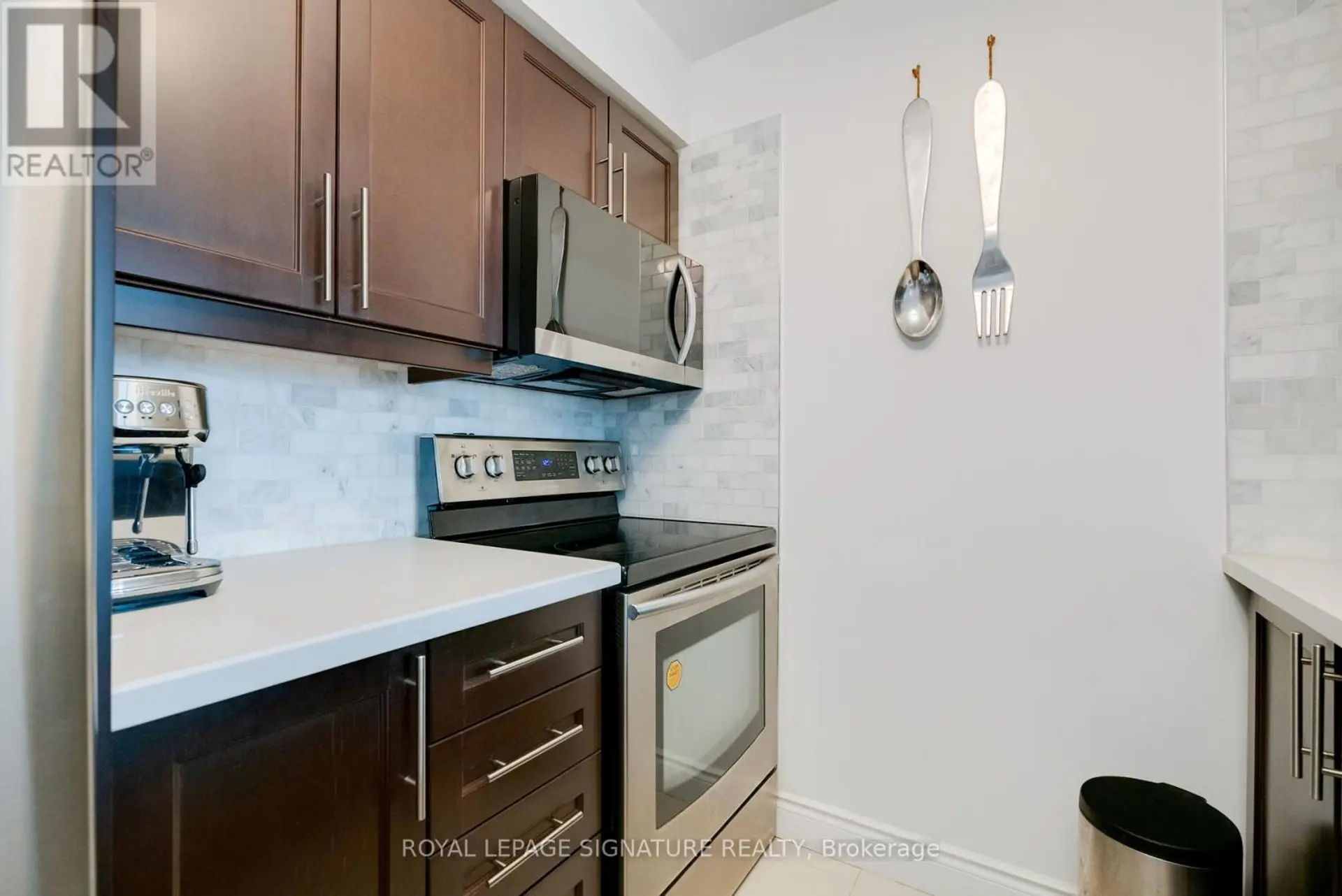 #2408 15 GREENVIEW AVENUE - Image 5