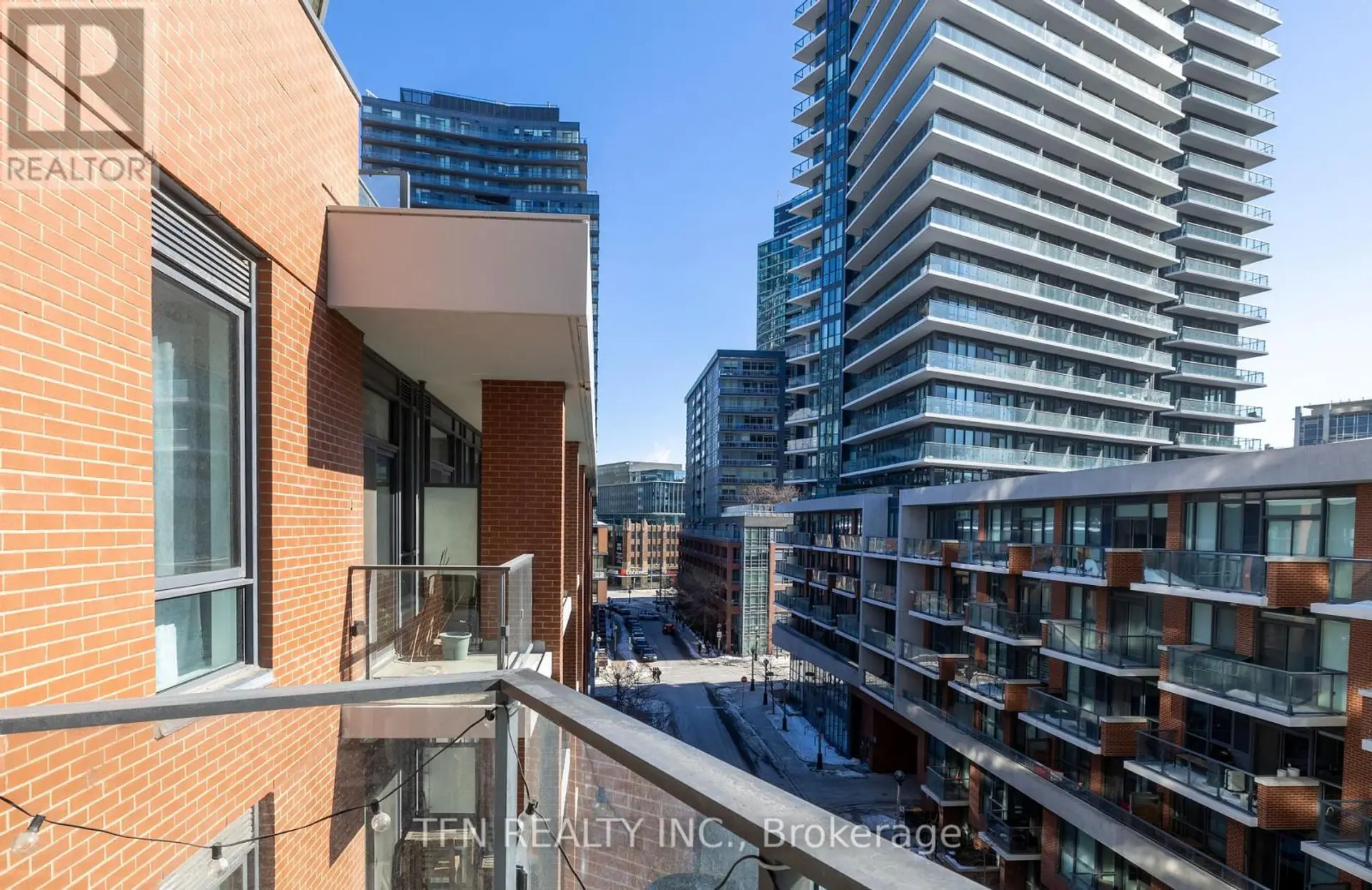 #726 50 BRUYERES MEWS - Image 15