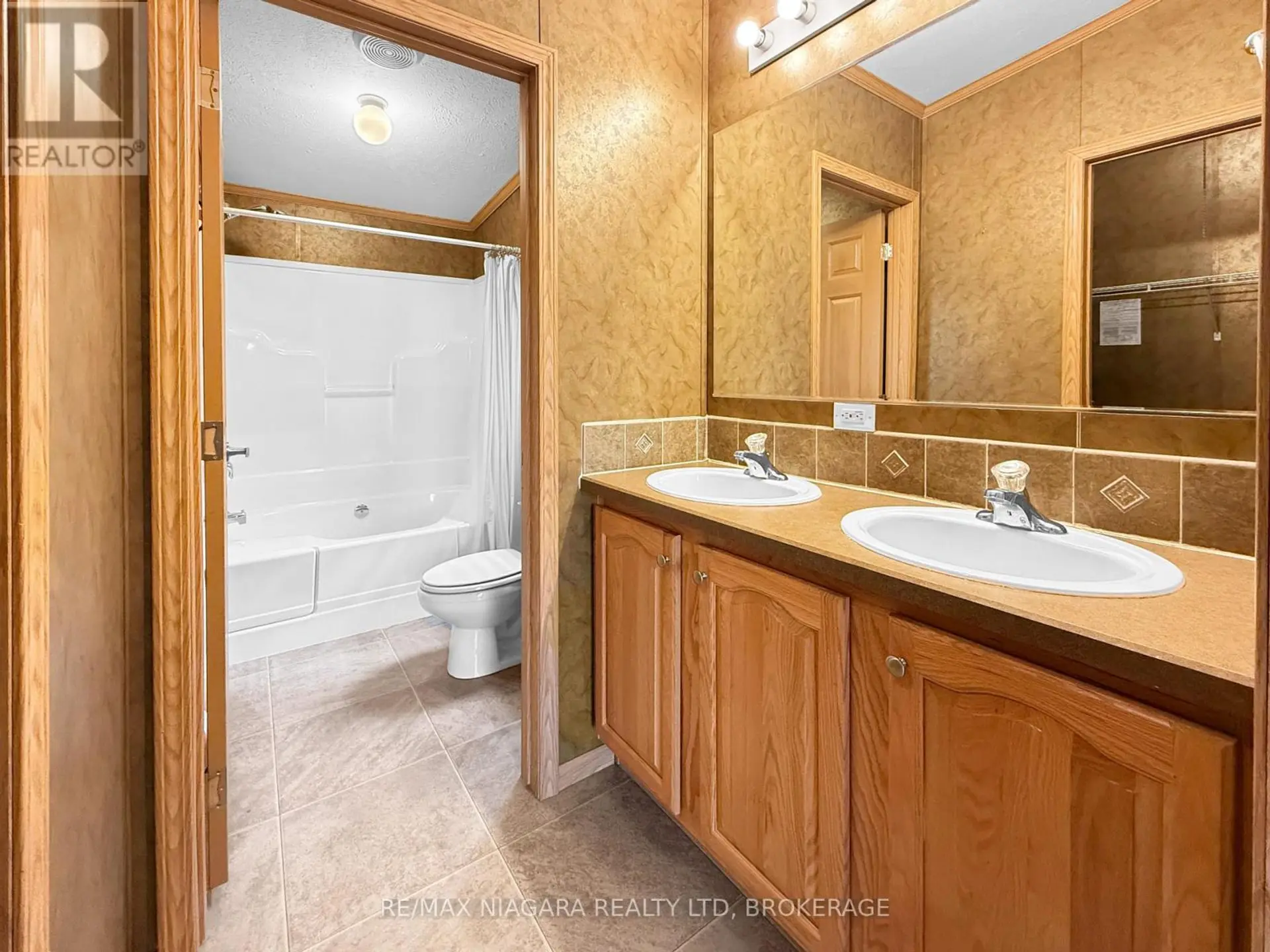 #260 3033 TOWNLINE ROAD - Image 11