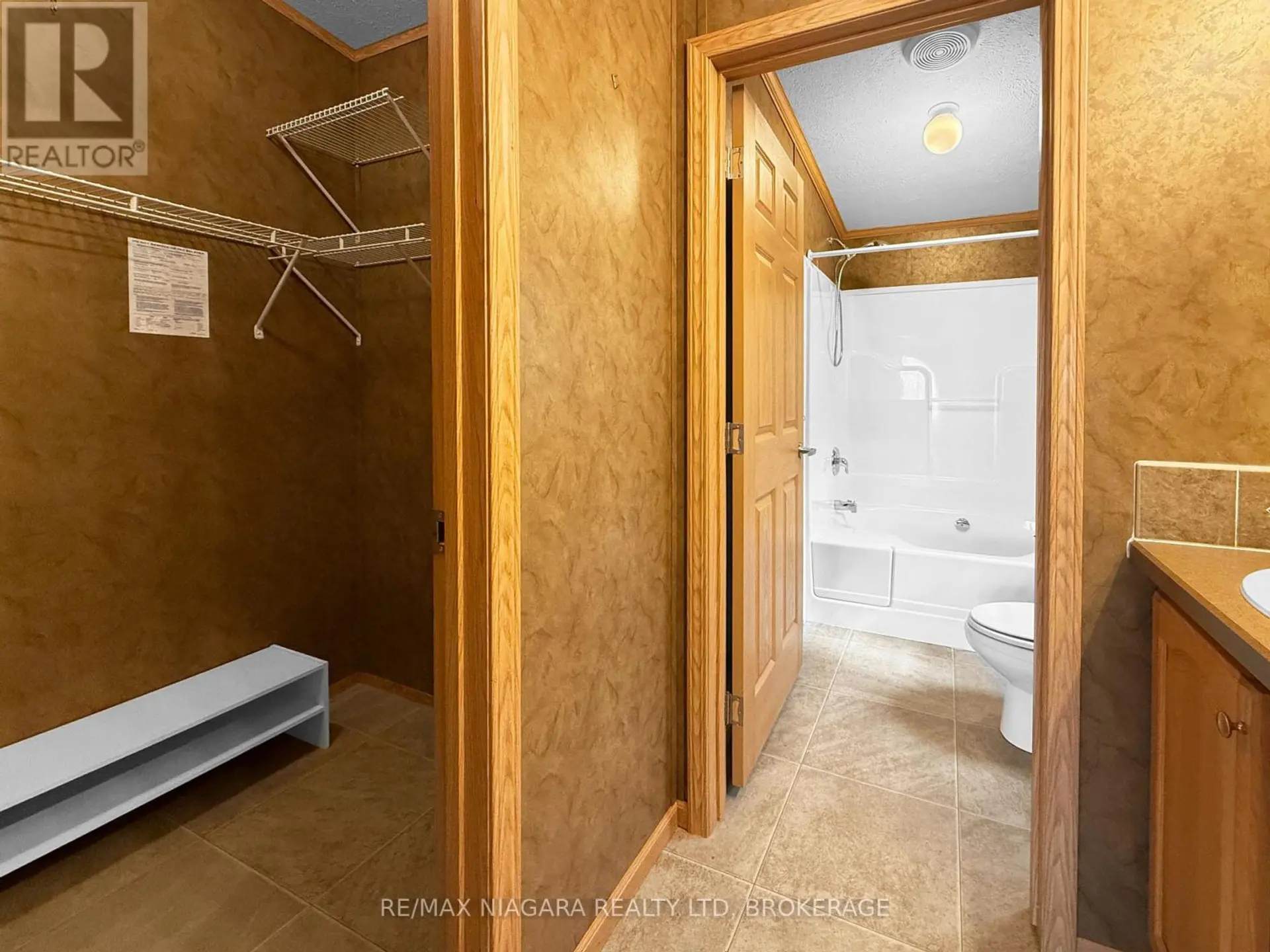 #260 3033 TOWNLINE ROAD - Image 10