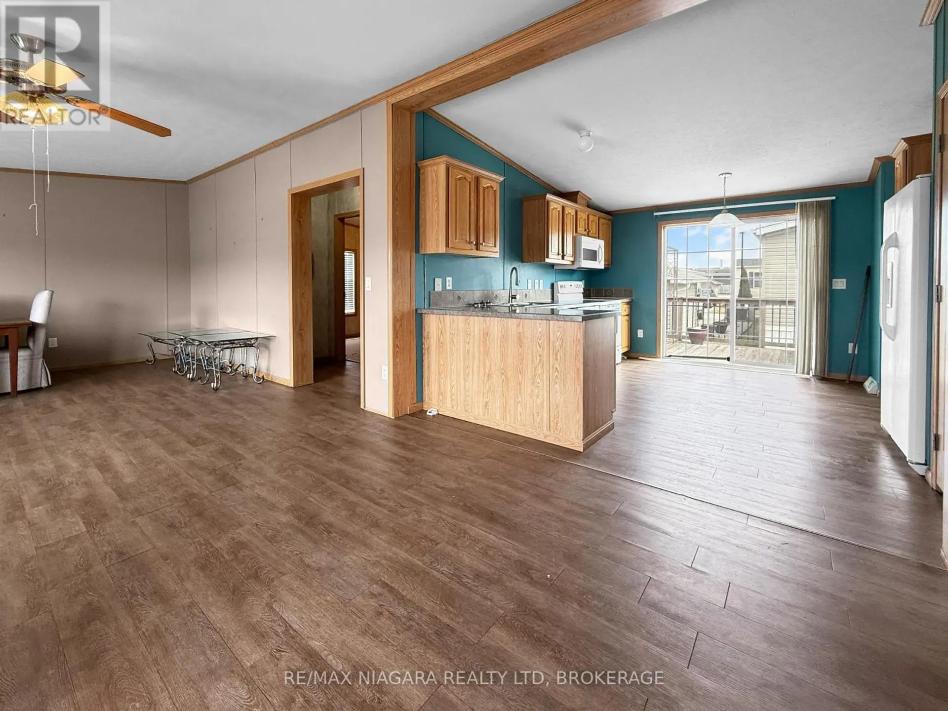 #260 3033 TOWNLINE ROAD - Image 3