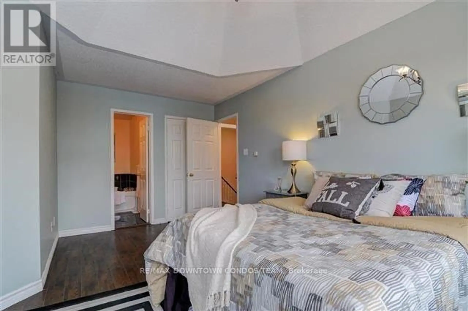 #154 18 CLARK AVENUE W - Image 17