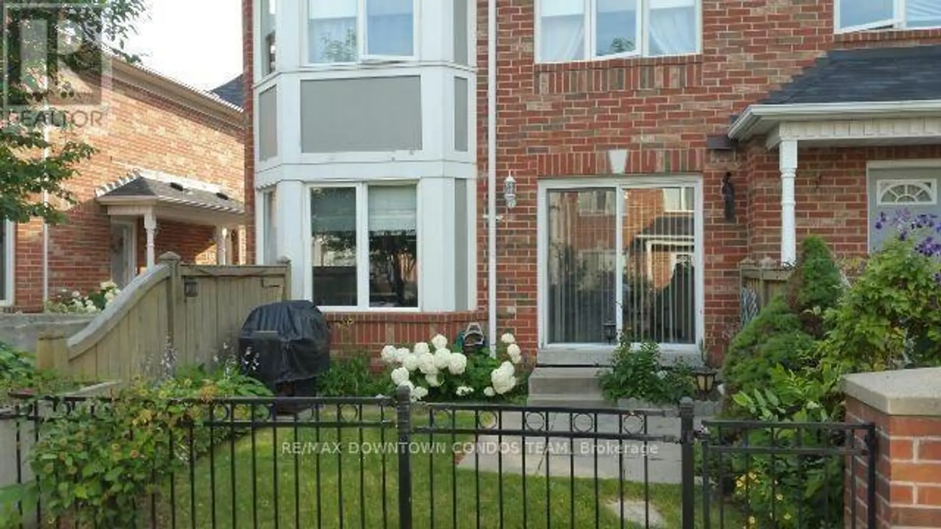 #154 18 CLARK AVENUE W - Image 4