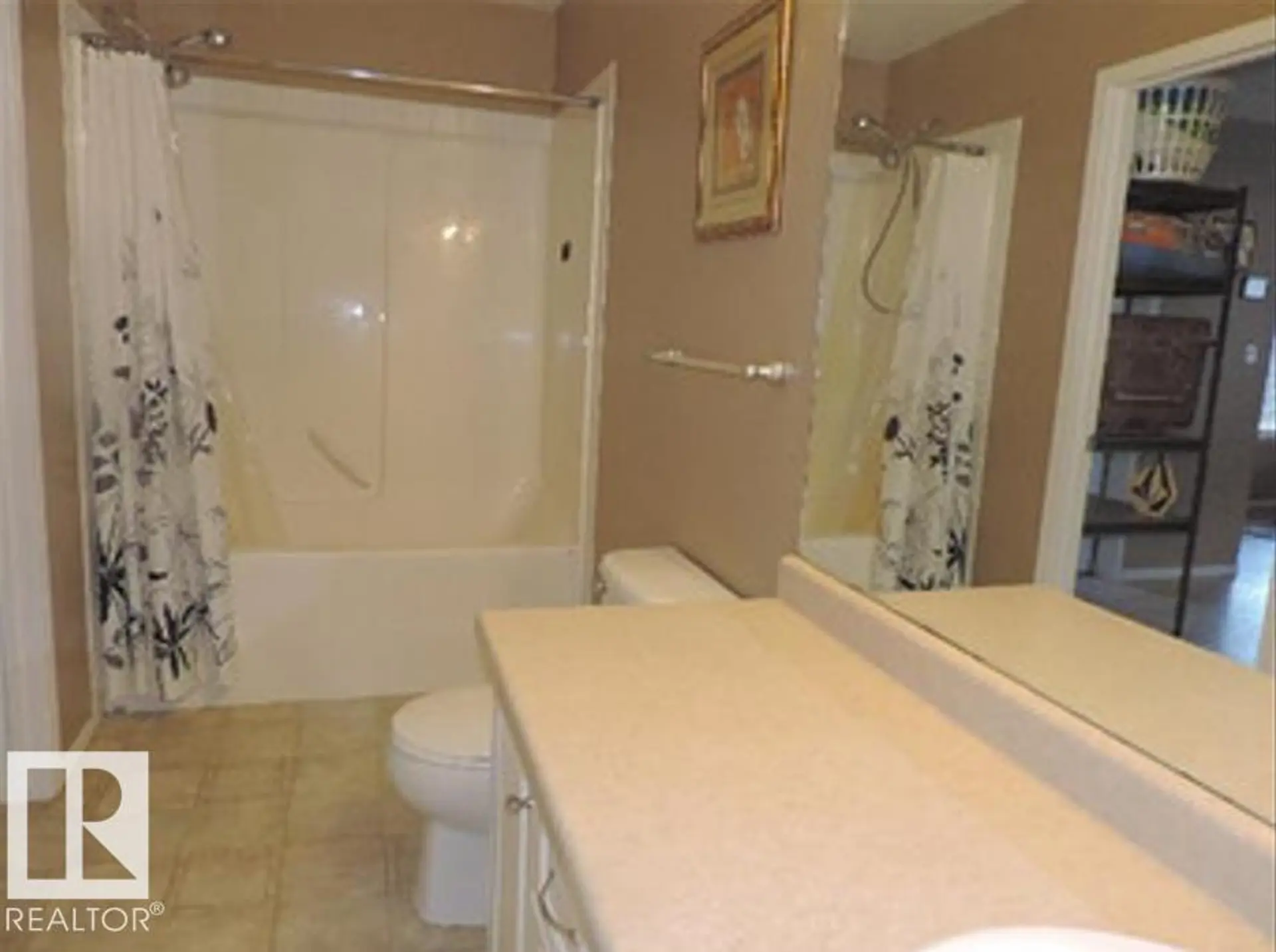 1318 8 AV - Image 11