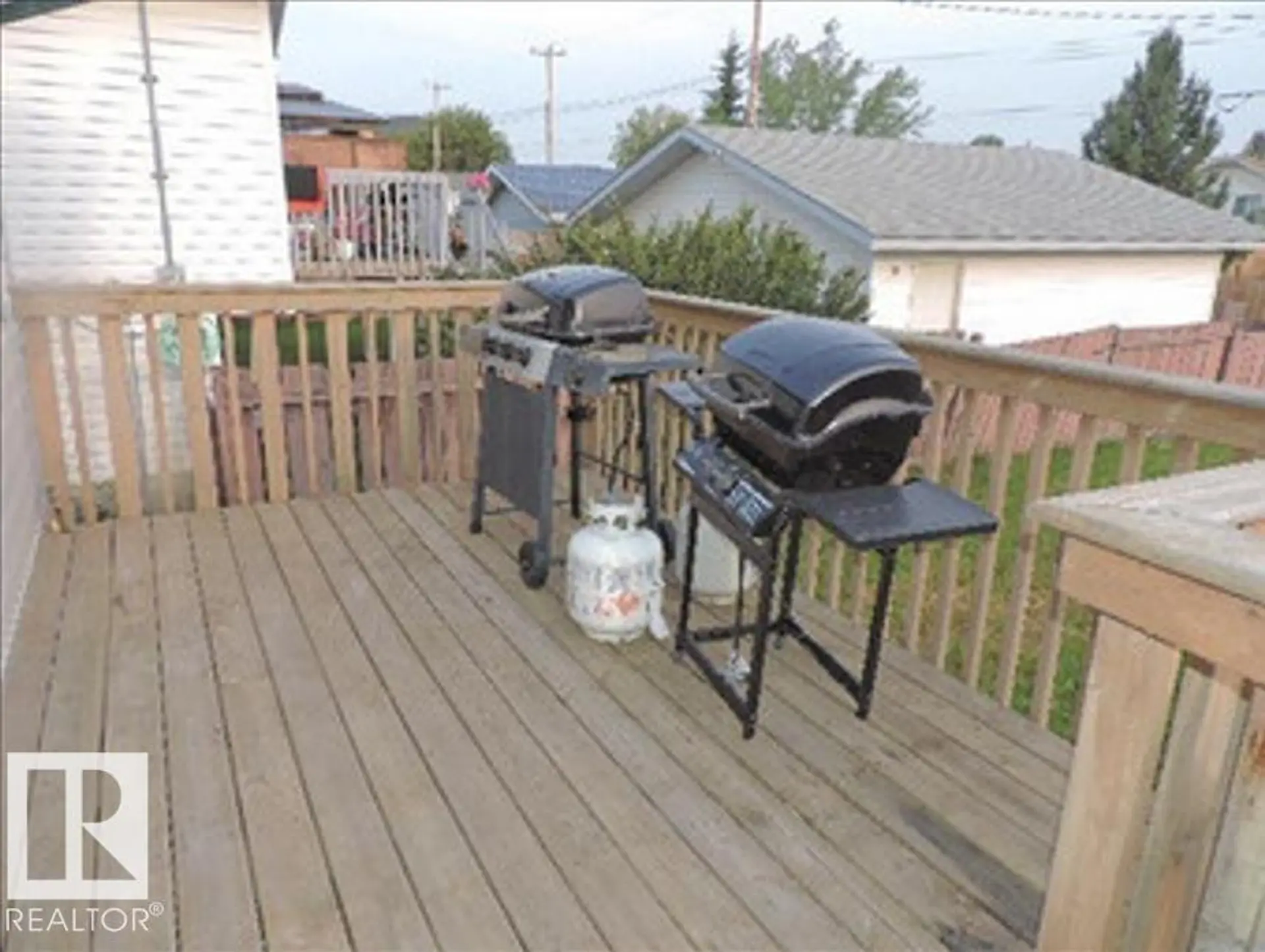 1318 8 AV - Image 2