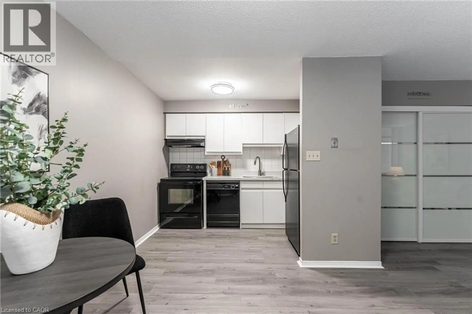 #303 36 JAMES Street S - Image 10