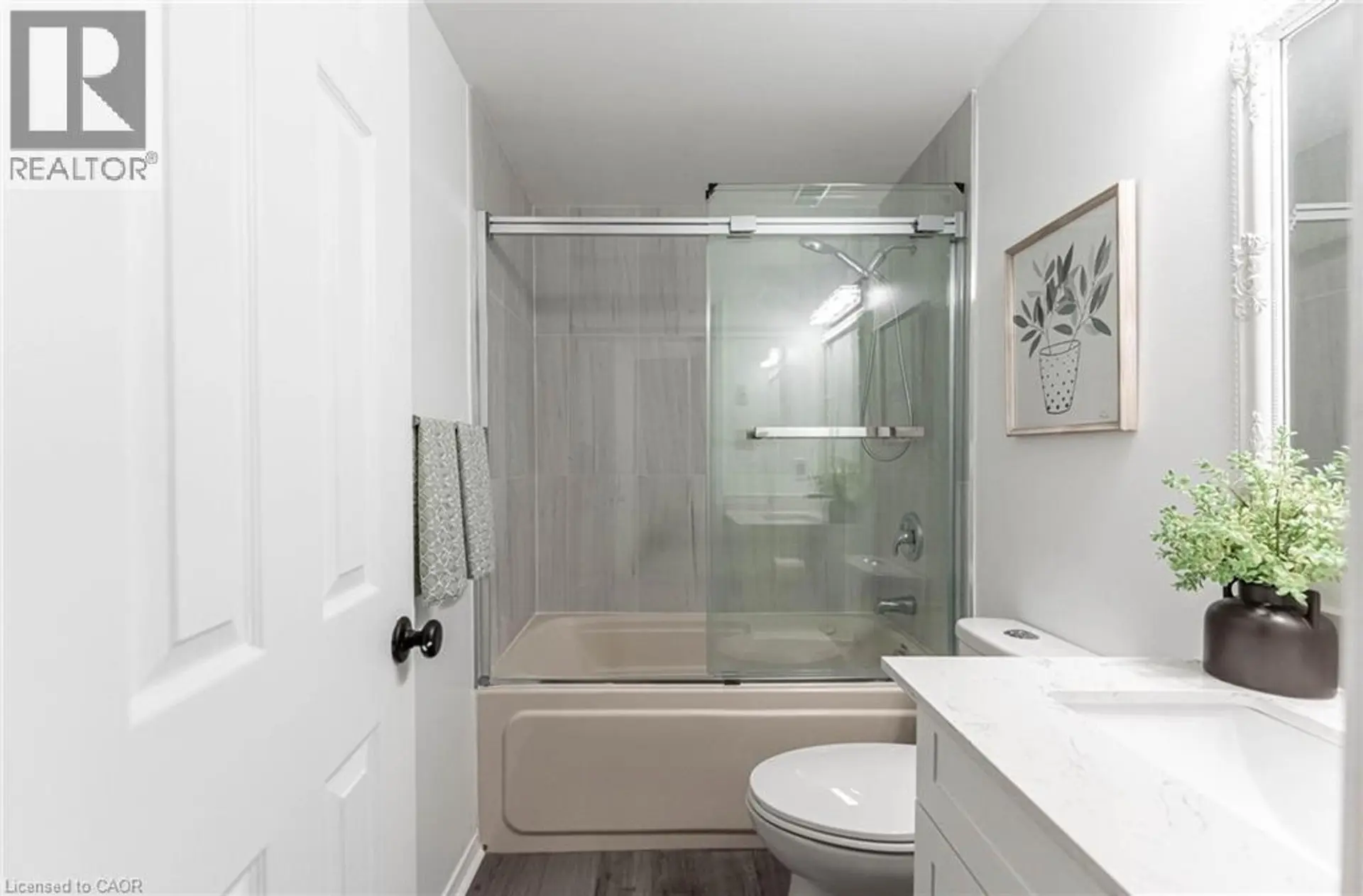 #303 36 JAMES Street S - Image 12