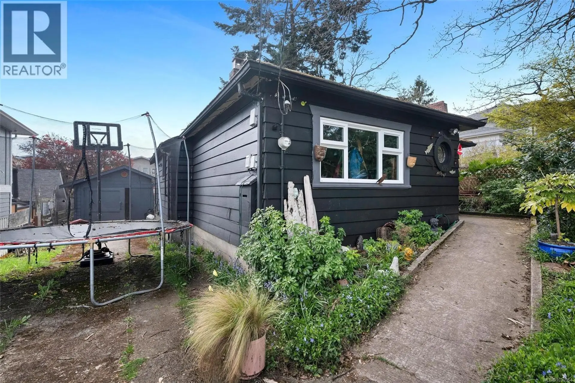 Property at 1669 KISBER AVE, Saanich, BC