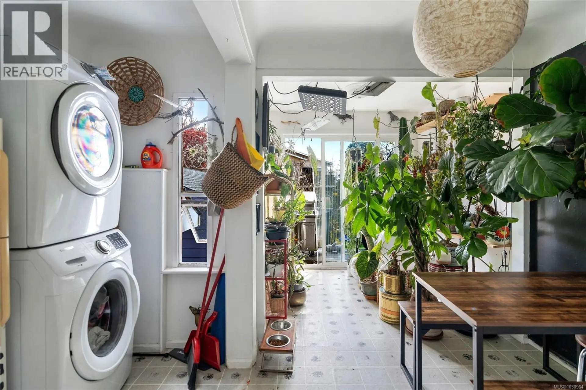 Property at 1669 KISBER AVE, Saanich, BC