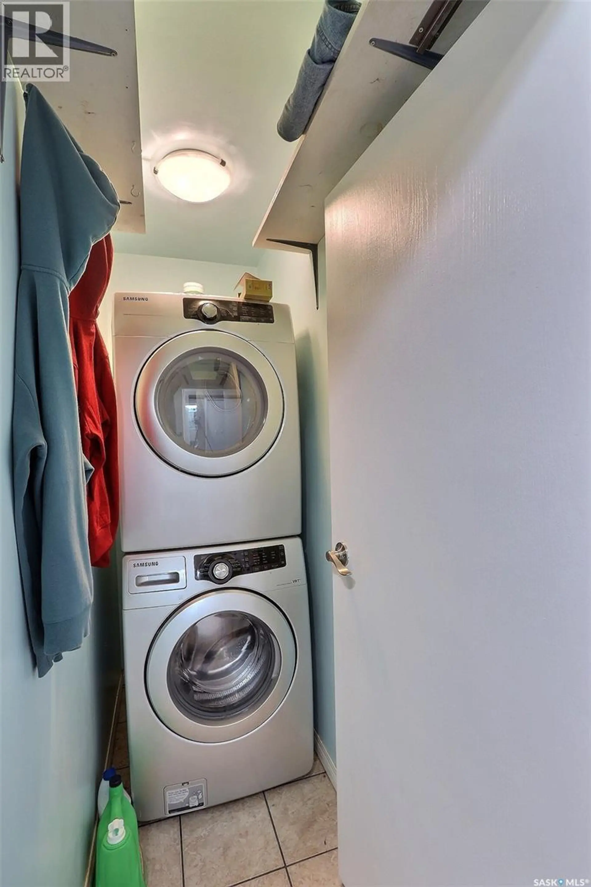 835 7TH STREET E - Image 10