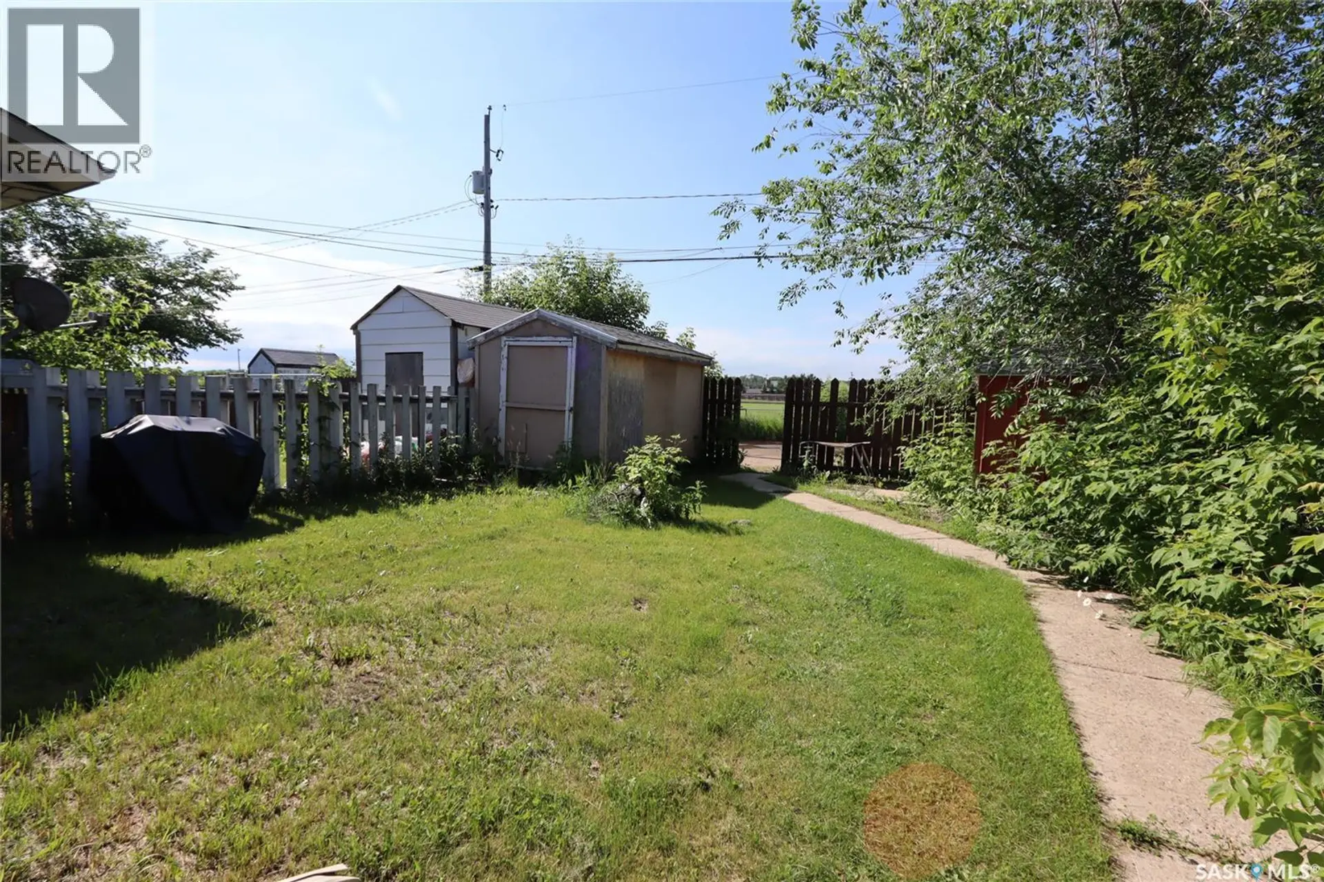 835 7TH STREET E - Image 11
