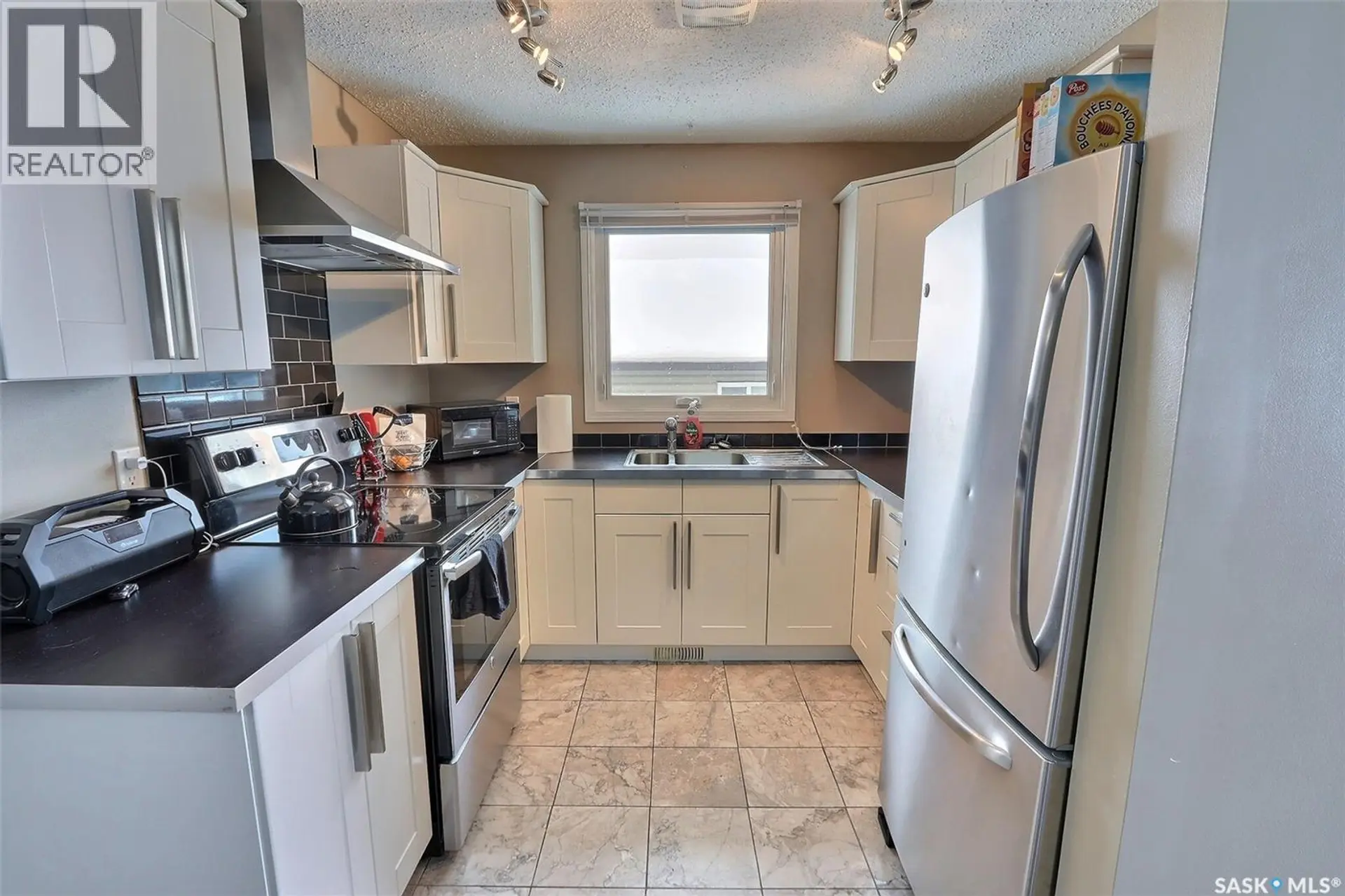 835 7TH STREET E - Image 6