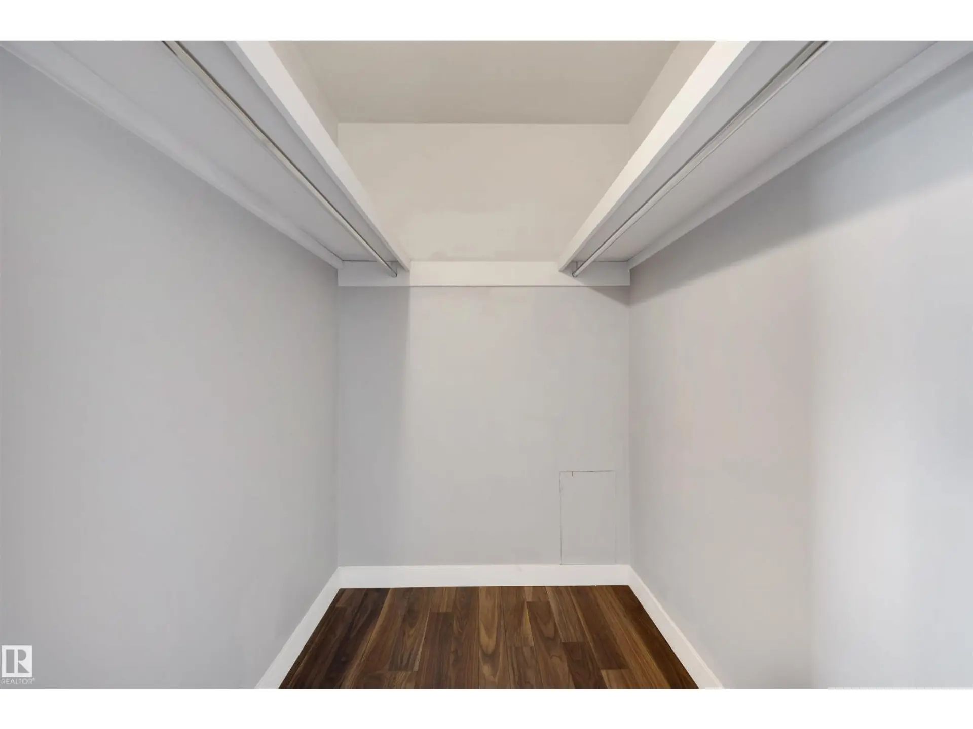#32 10015 83 AV NW - Image 10