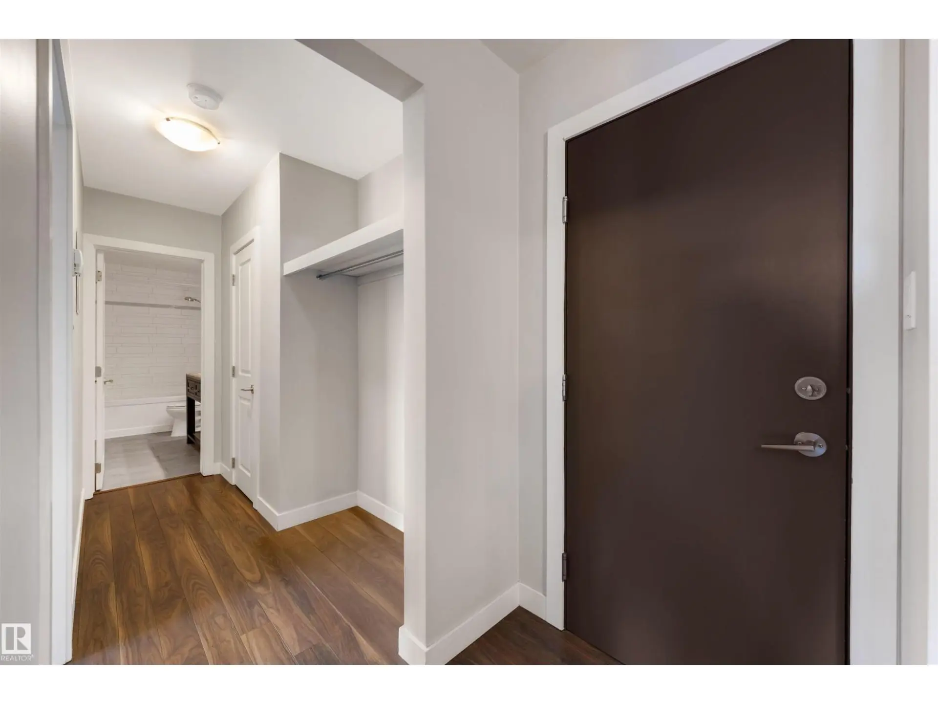 #32 10015 83 AV NW - Image 13