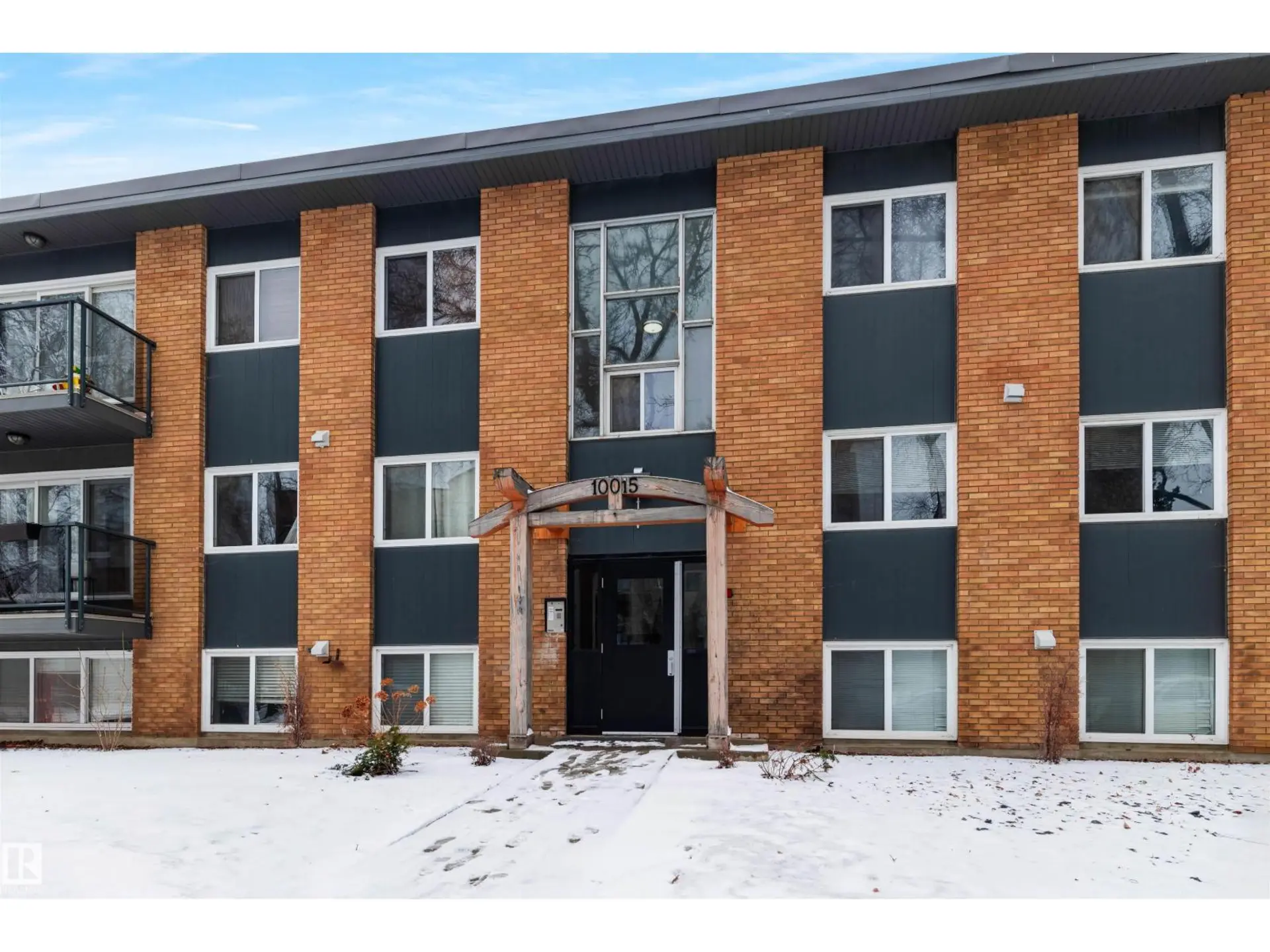 #32 10015 83 AV NW - Image 14