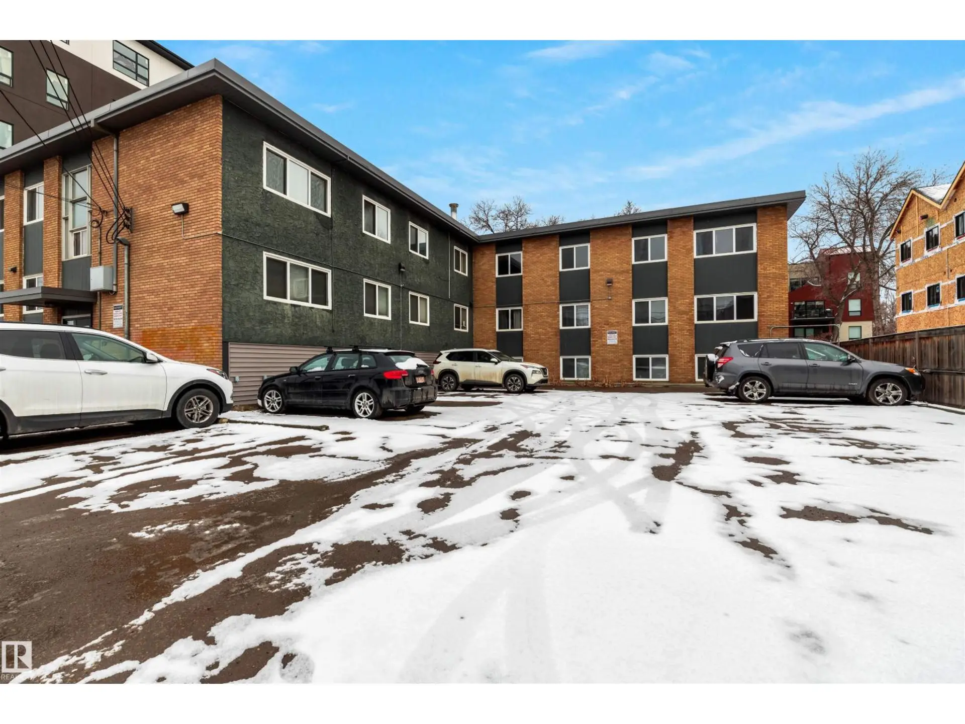 #32 10015 83 AV NW - Image 15