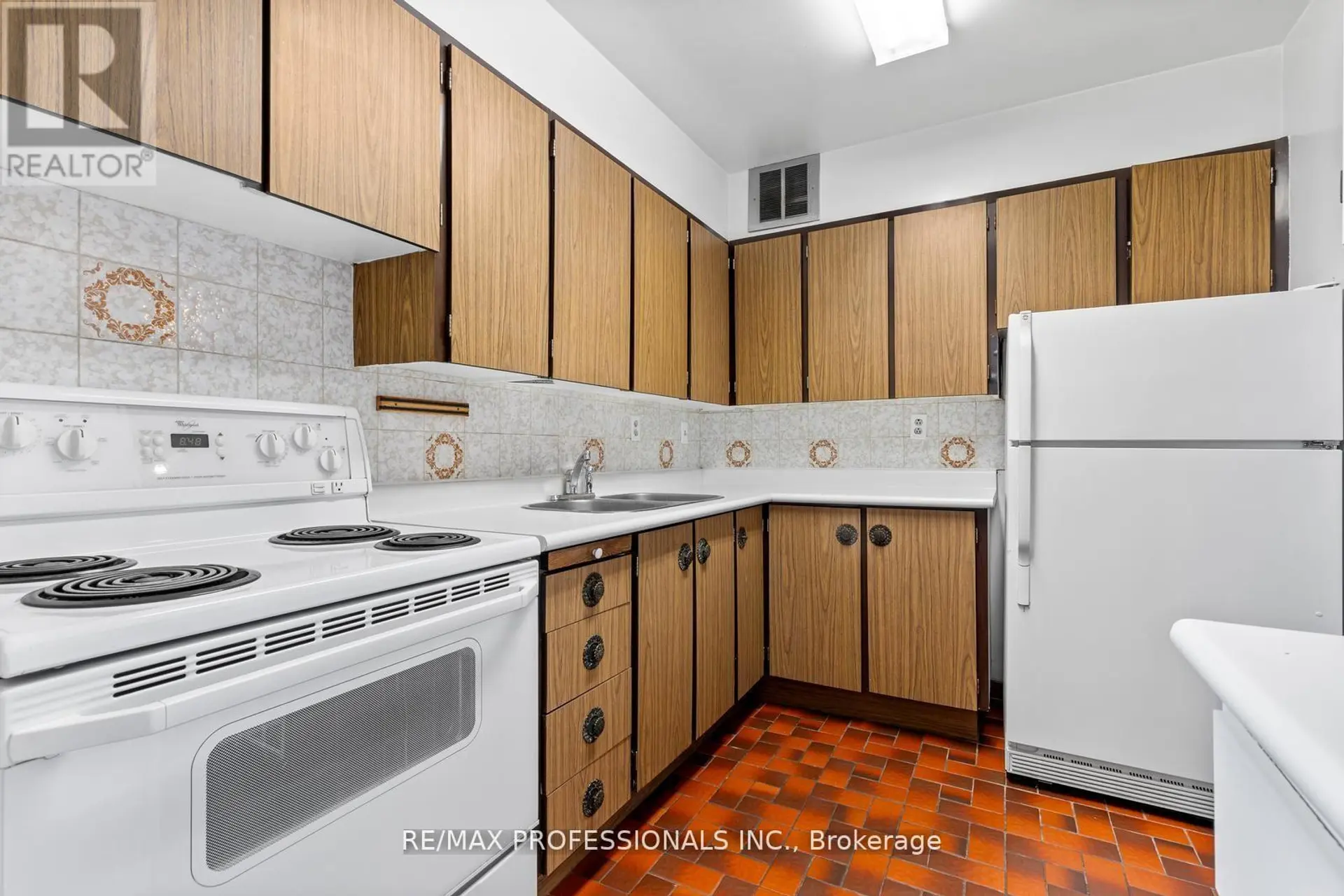 #1704 180 MARKHAM ROAD - Image 8