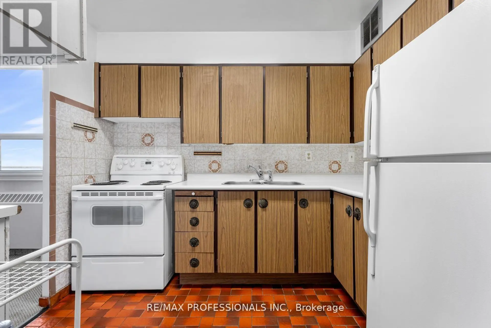 #1704 180 MARKHAM ROAD - Image 9