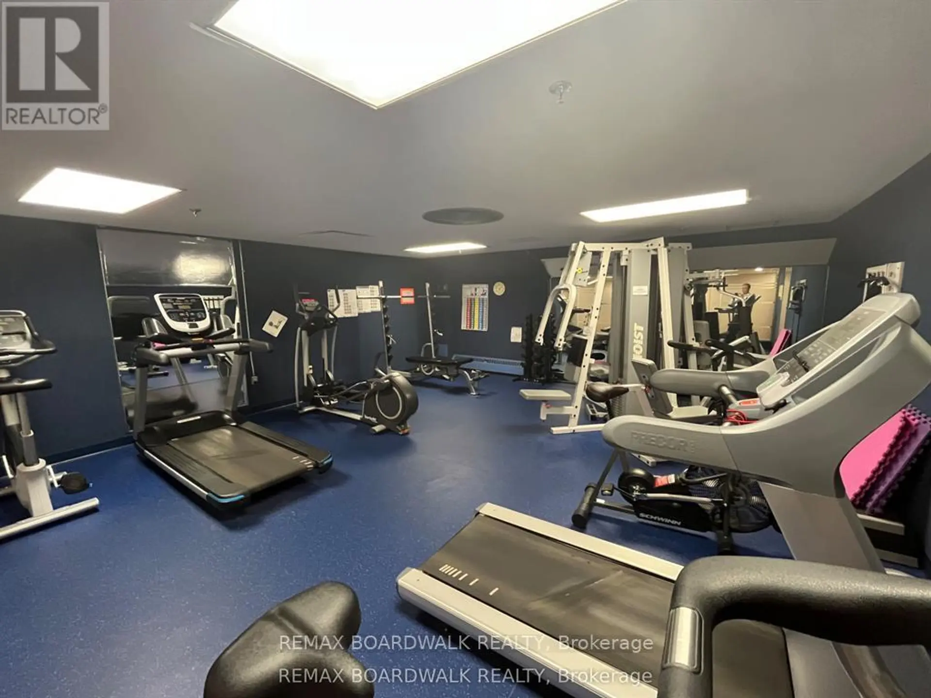 #403 555 BRITTANY DRIVE - Image 16