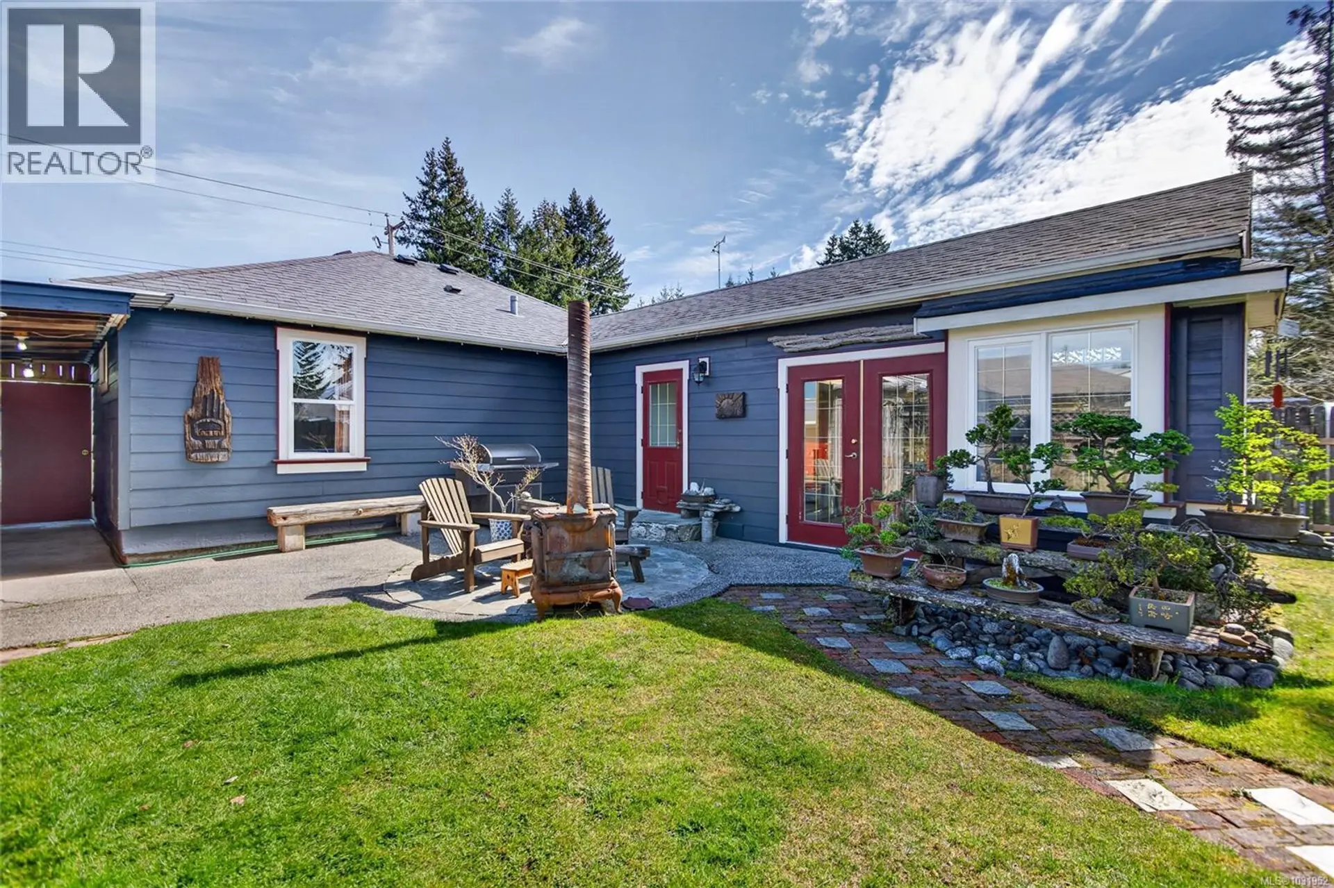 Property at 1195 Urquhart Ave, Courtenay, BC