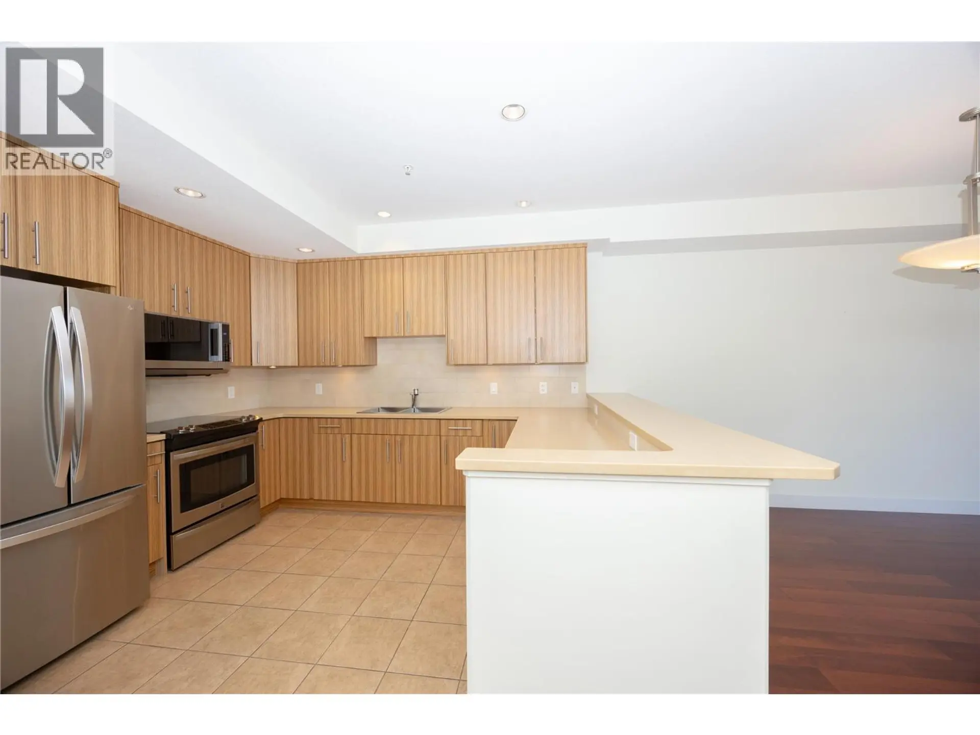 Property at #307 457 WEST AVENUE, Kelowna, BC