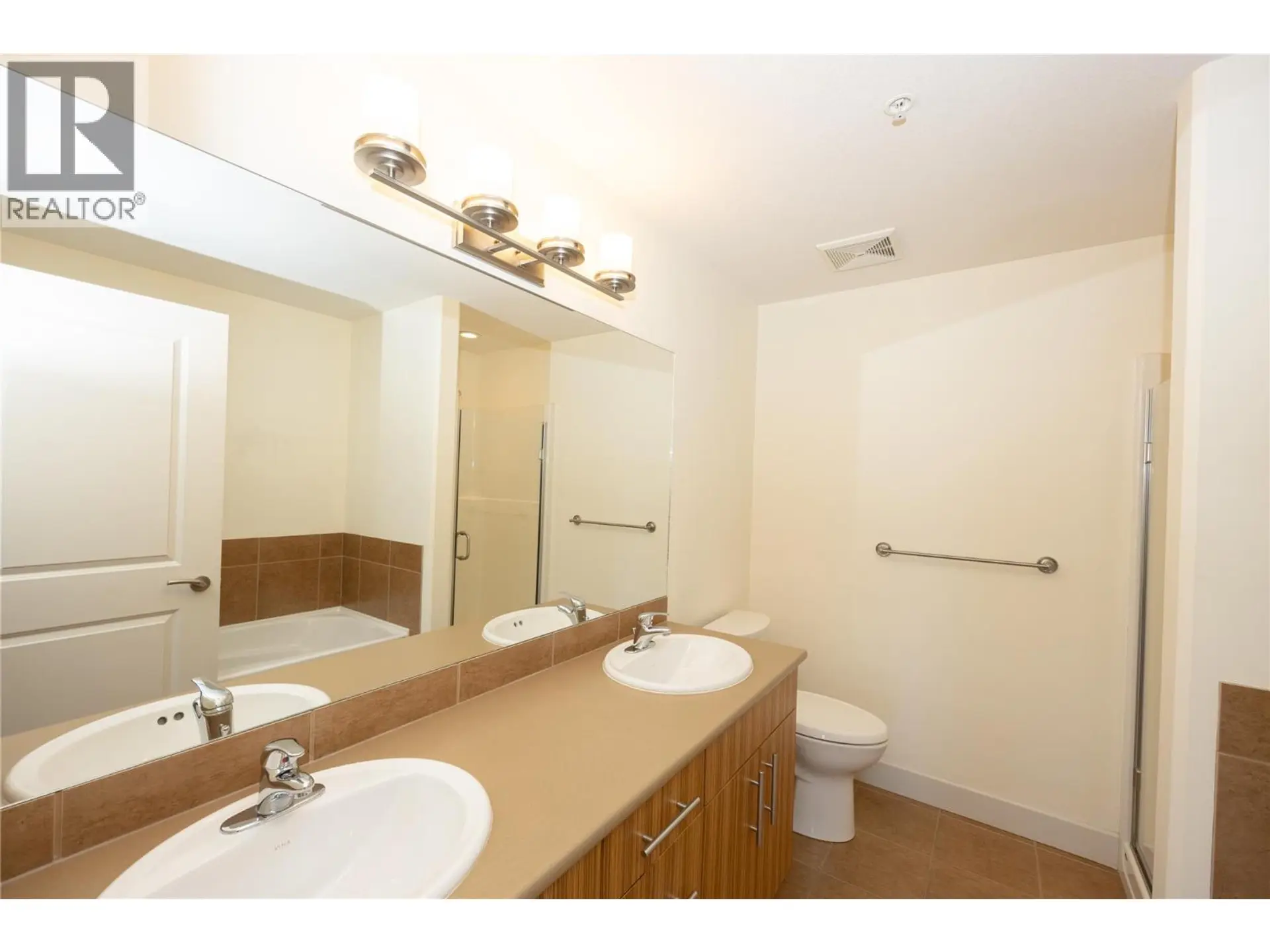 Property at #307 457 WEST AVENUE, Kelowna, BC