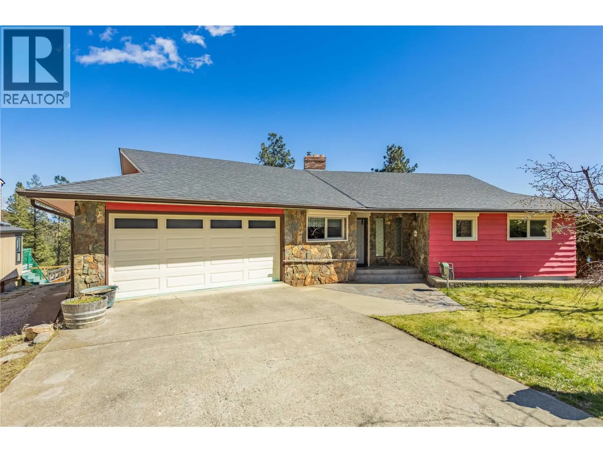 Property at 3915 Trepanier Heights Avenue, Peachland, BC
