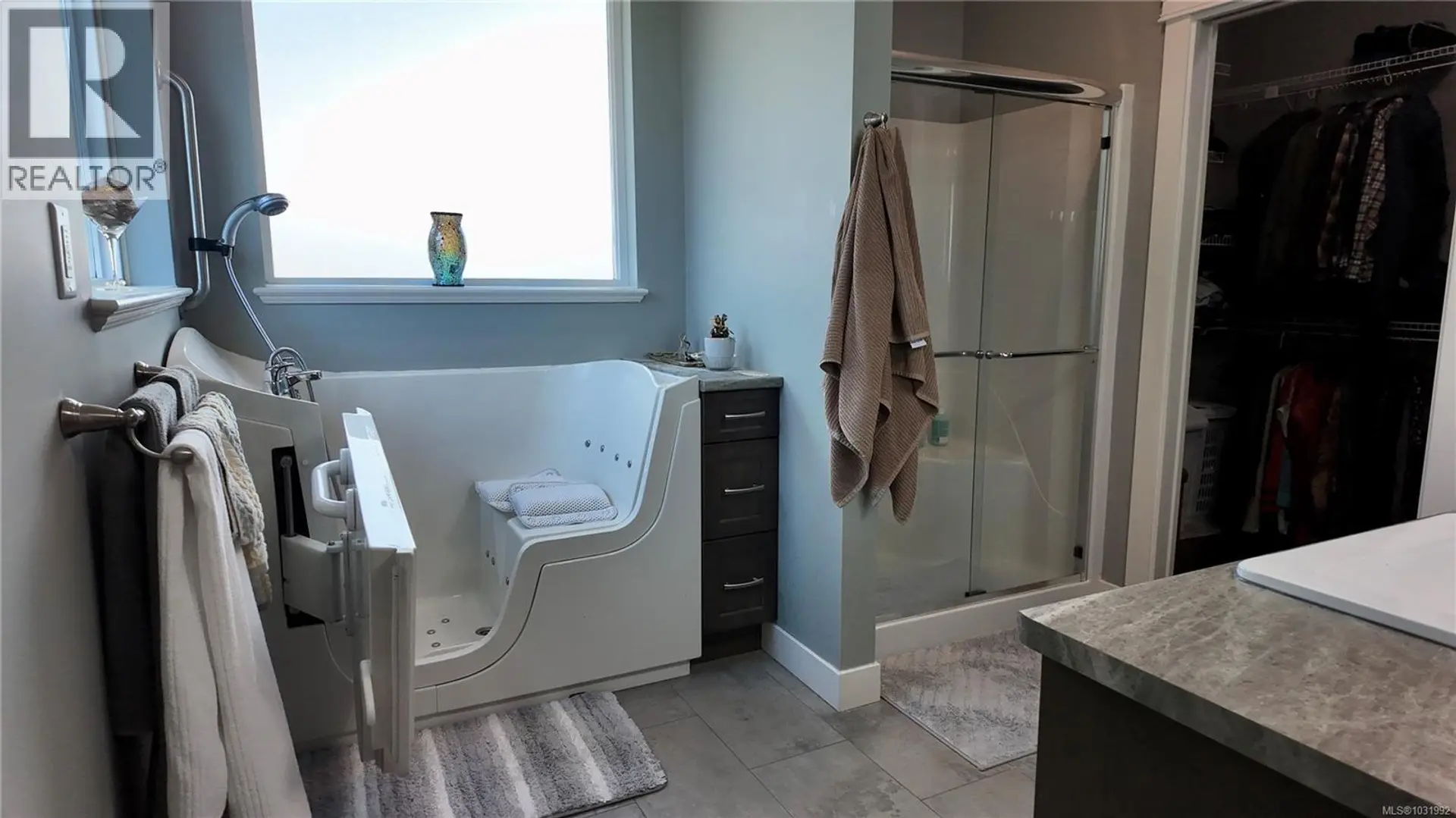 Property at 434 MOUNTAIN VIEW DR, Lake Cowichan, BC