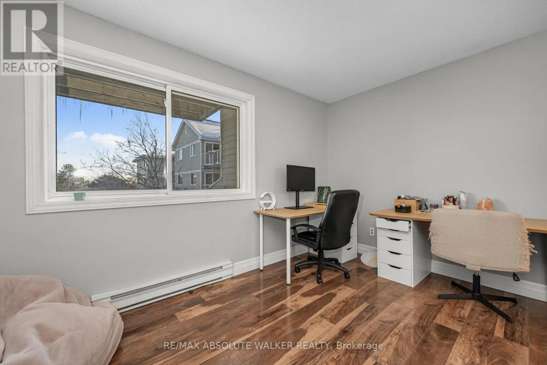 #318 250 BRITTANY DRIVE - Image 14