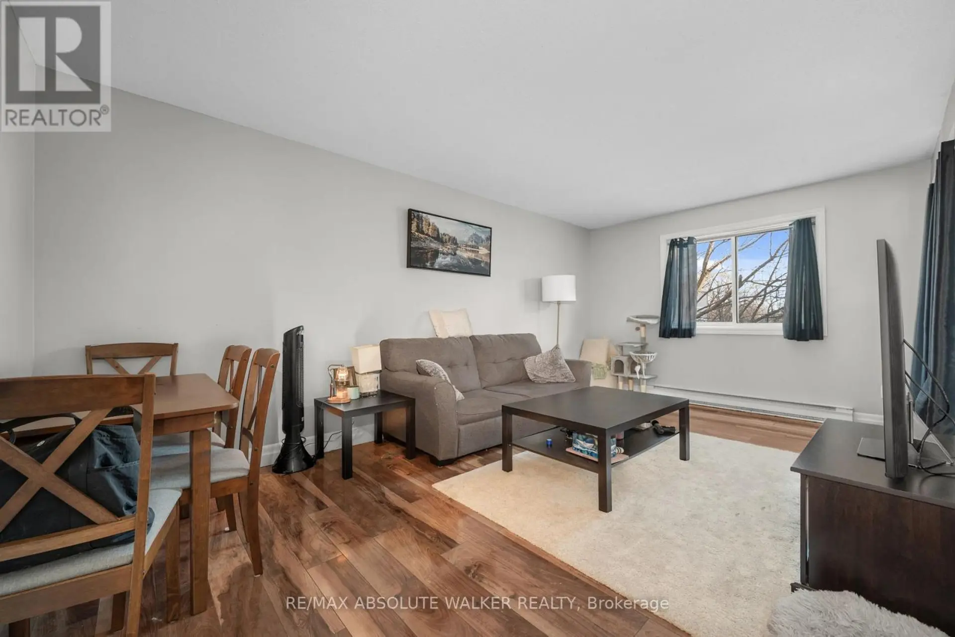#318 250 BRITTANY DRIVE - Image 6