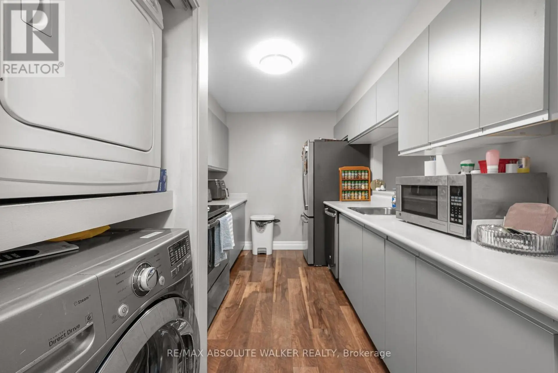 #318 250 BRITTANY DRIVE - Image 8