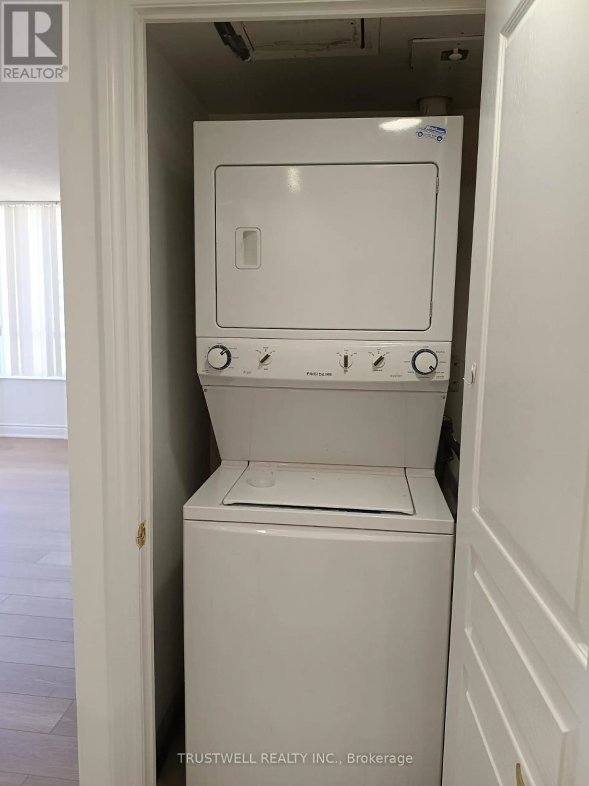 #1618 15 NORTHTOWN WAY - Image 10
