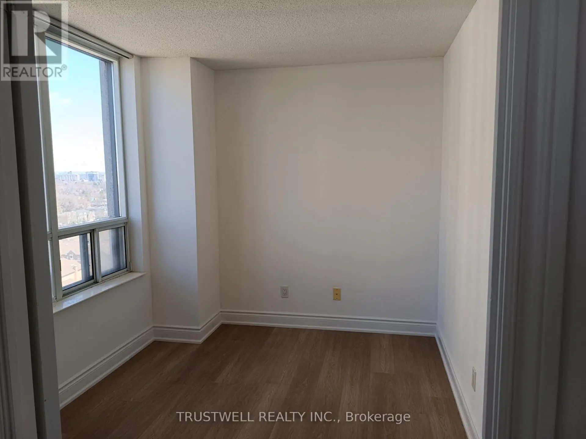 #1618 15 NORTHTOWN WAY - Image 8