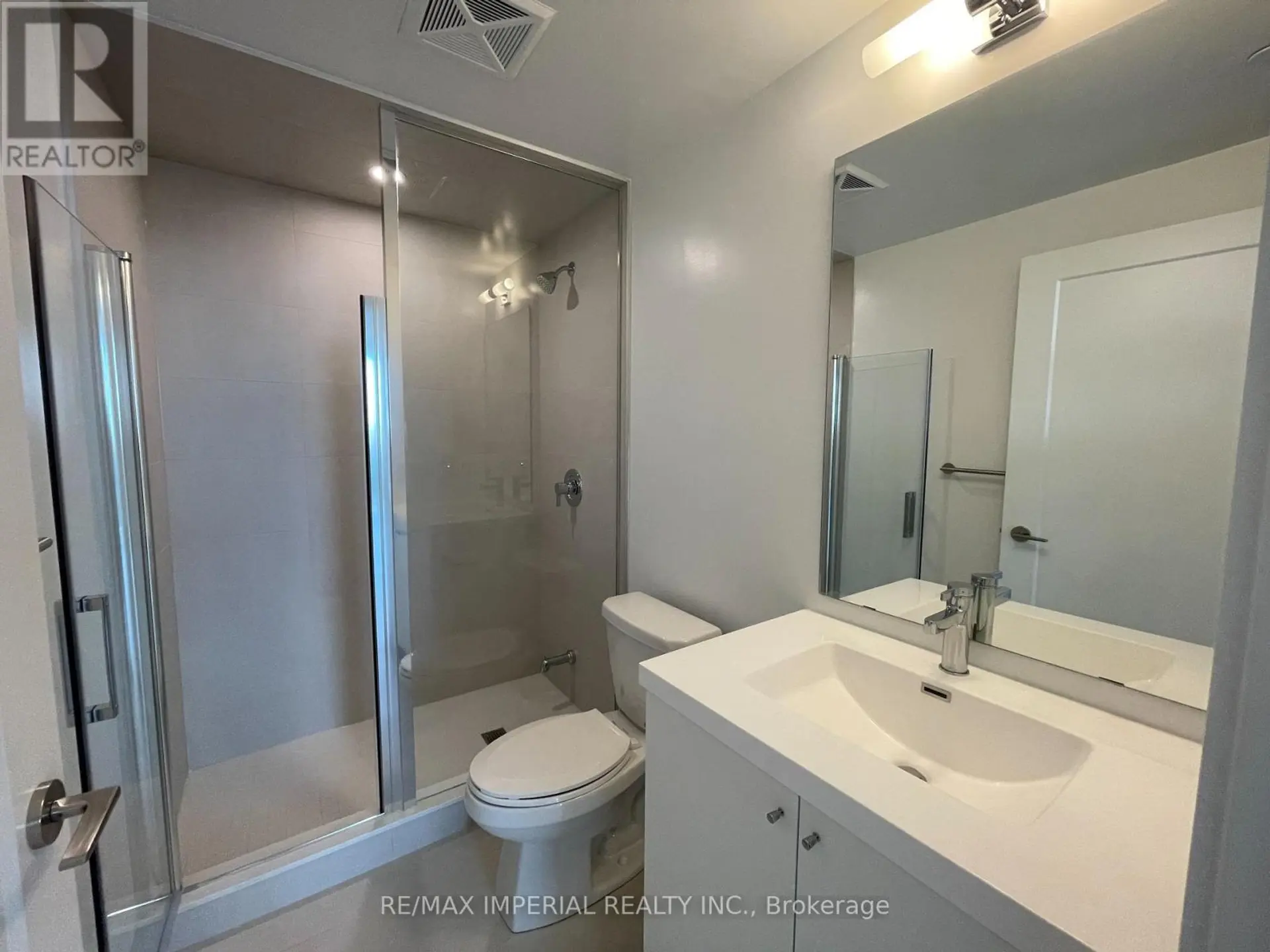 #808 2545 SIMCOE STREET N - Image 11