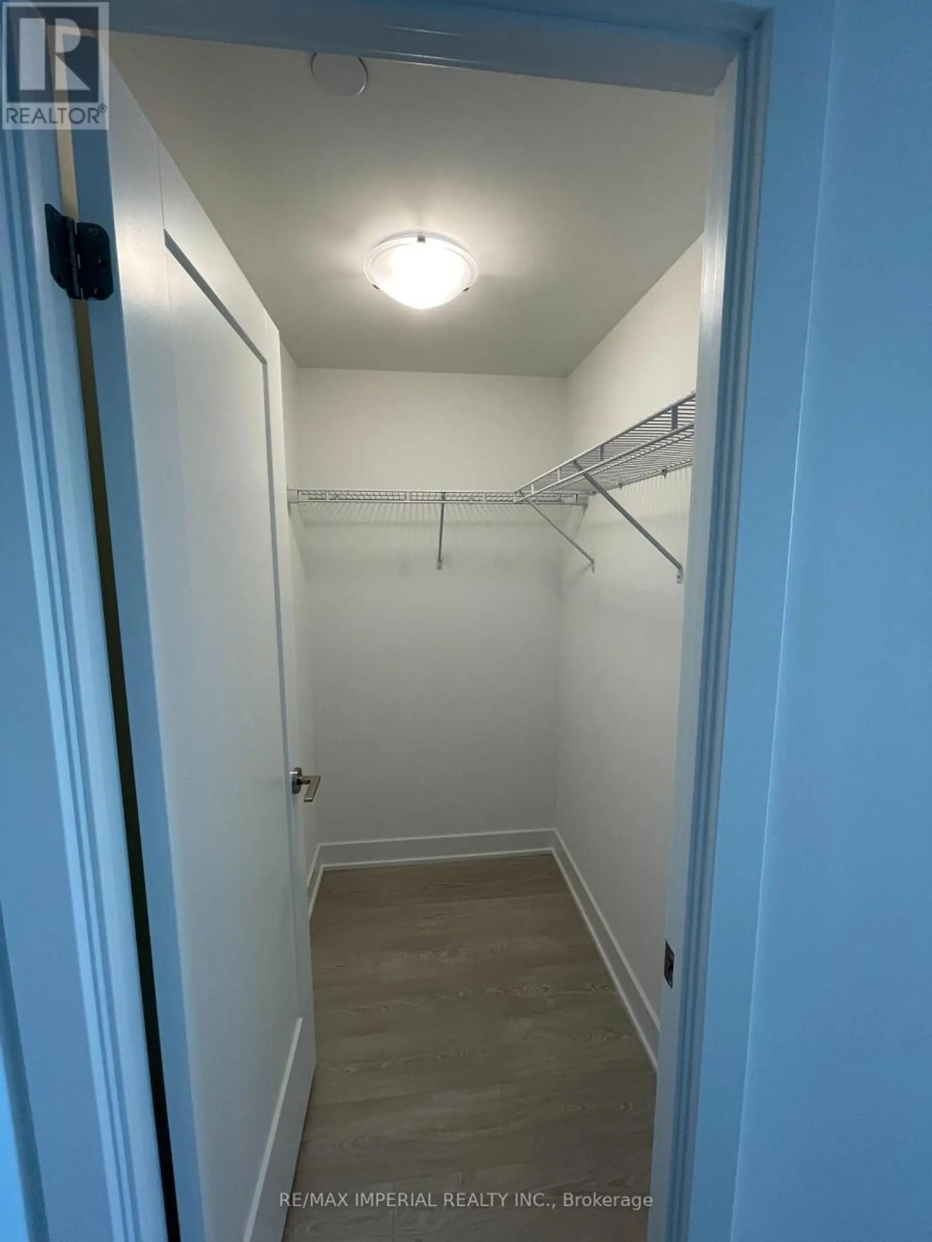 #808 2545 SIMCOE STREET N - Image 12