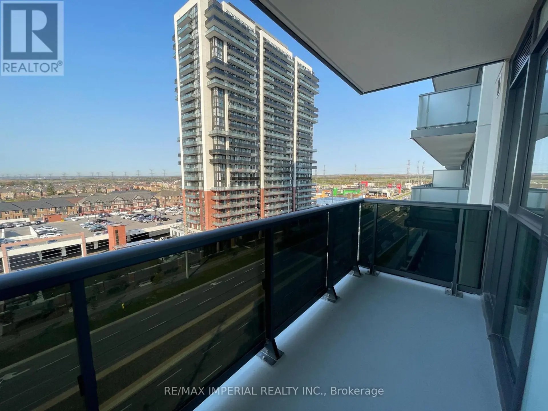 #808 2545 SIMCOE STREET N - Image 13