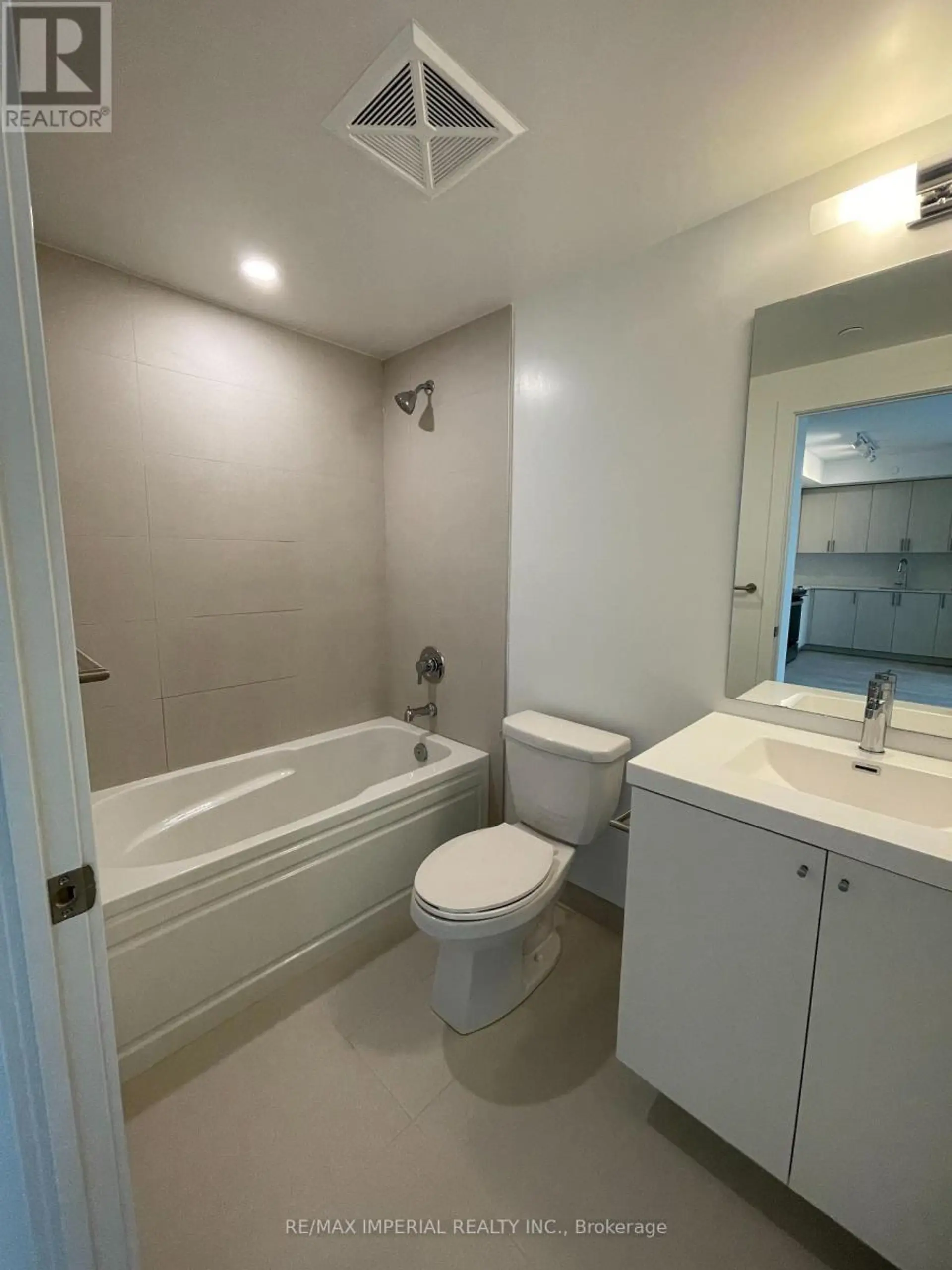 #808 2545 SIMCOE STREET N - Image 4