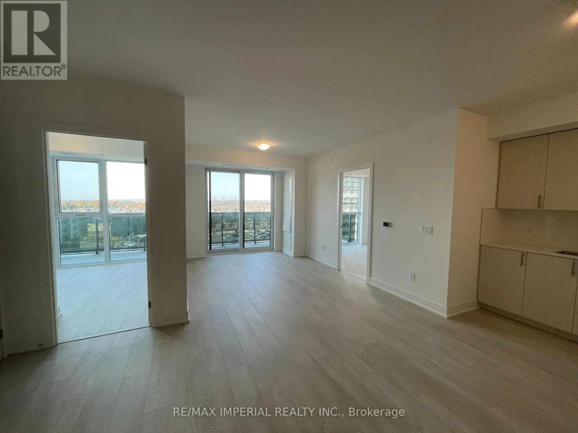 #808 2545 SIMCOE STREET N - Image 6